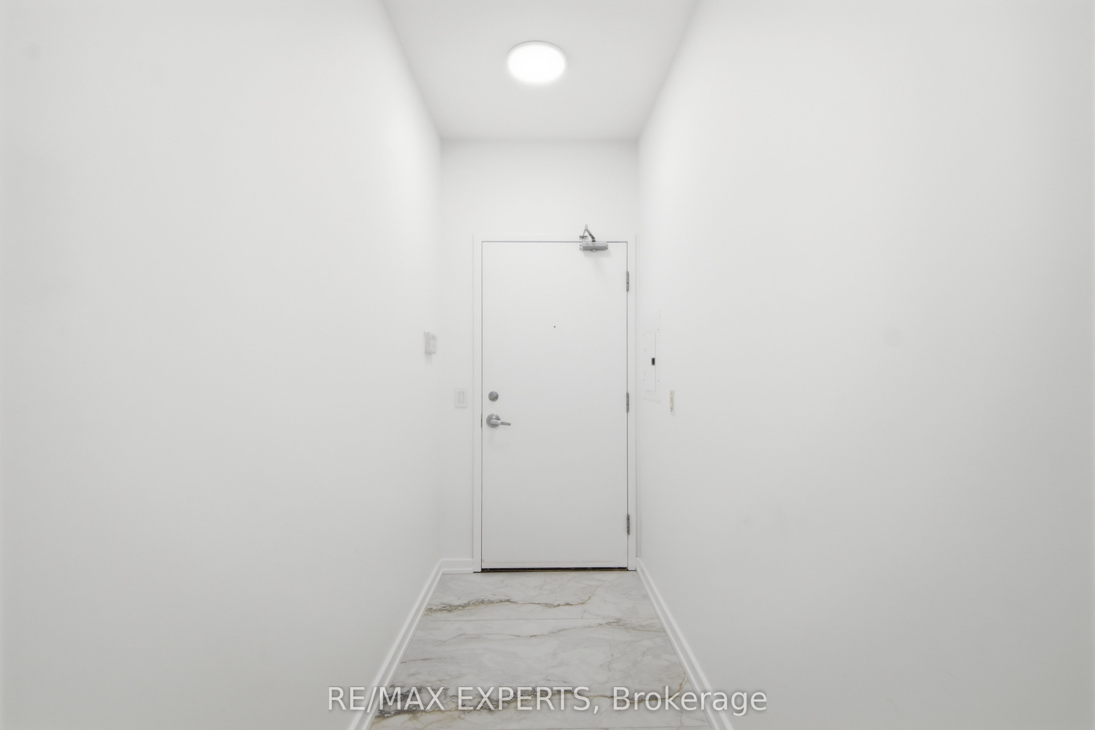 208 Queens Quay W 2211, Toronto, ON M5J 2Y5 photo 5