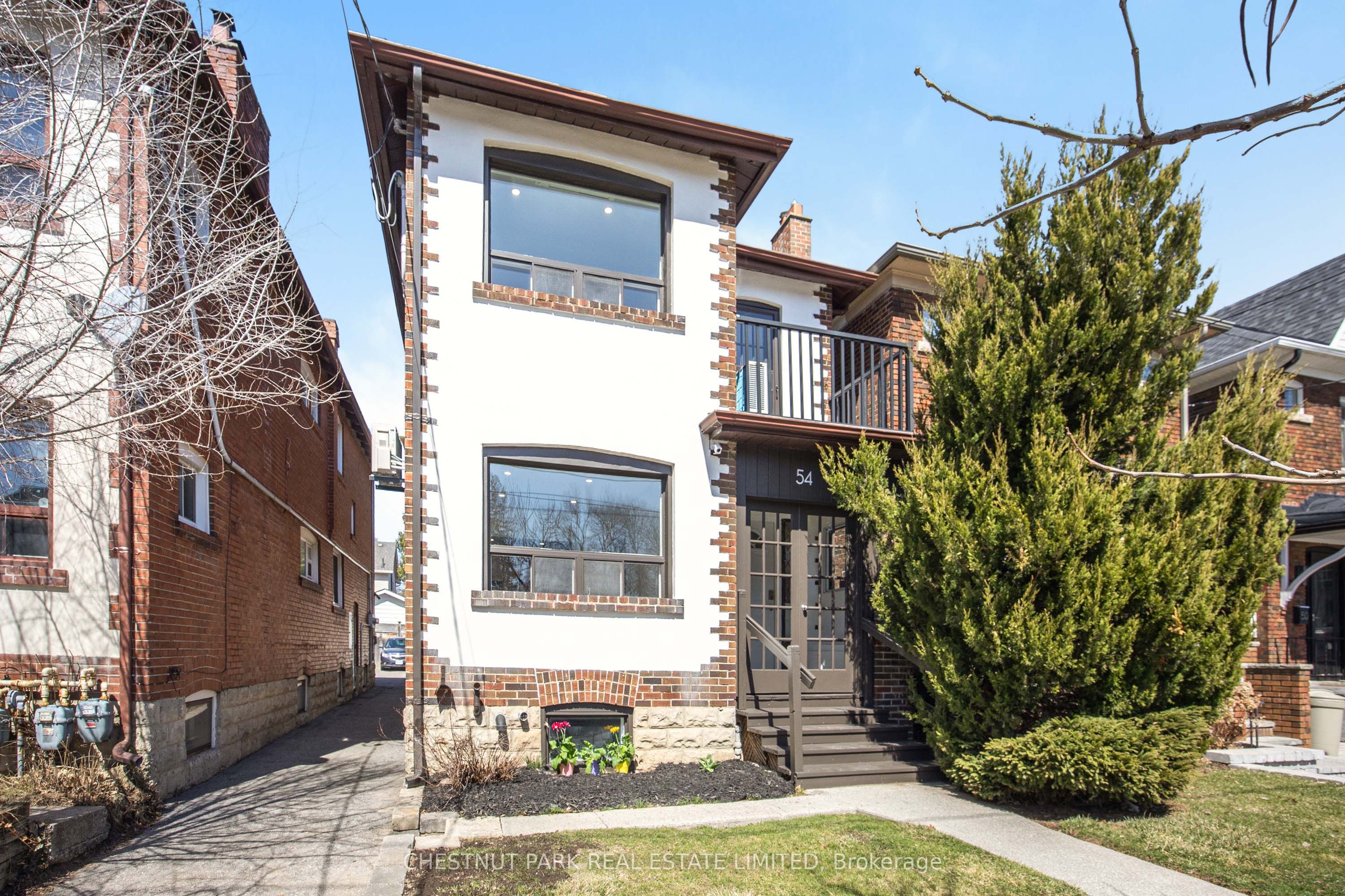 54 Mcnairn Avenue Upper, Toronto, ON M5M 2H5 photo 3