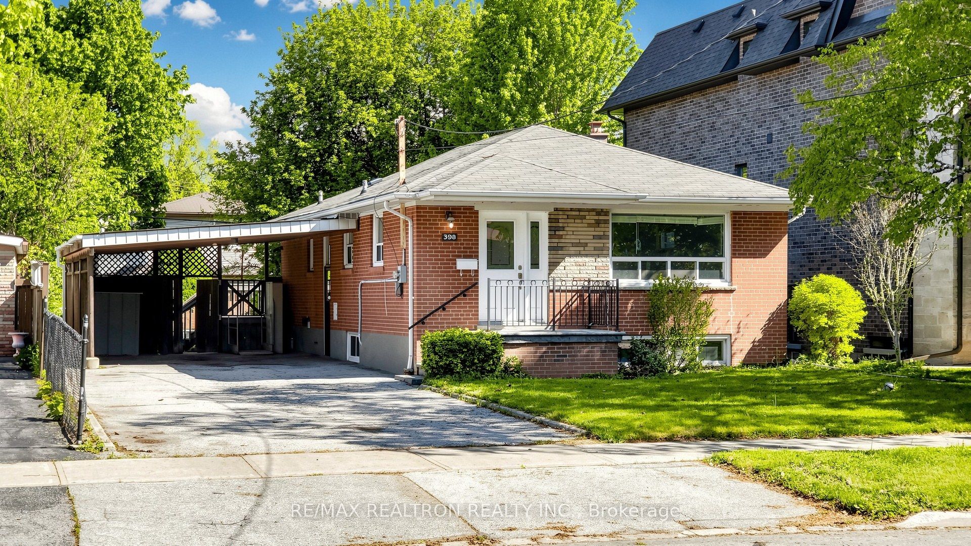 398 Connaught Avenue, Toronto, ON M2R 2M2 photo 2