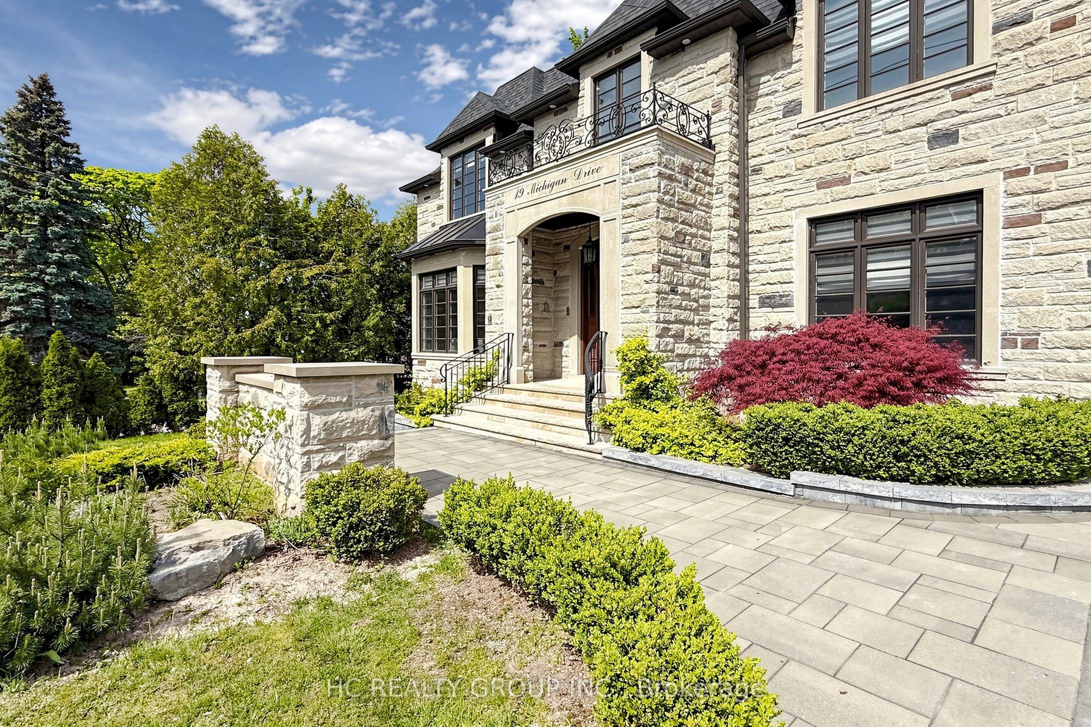 19 Michigan Drive, Toronto, ON M2M 3H9 photo 2