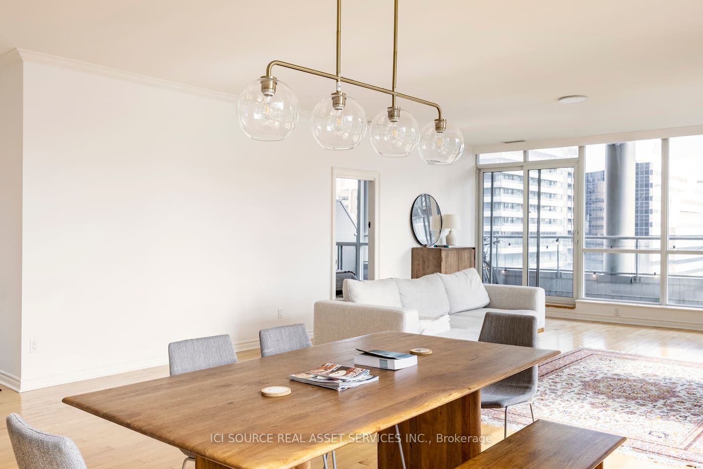 250 Wellington Street W PH40, Toronto, ON M5V 3P6 photo 4