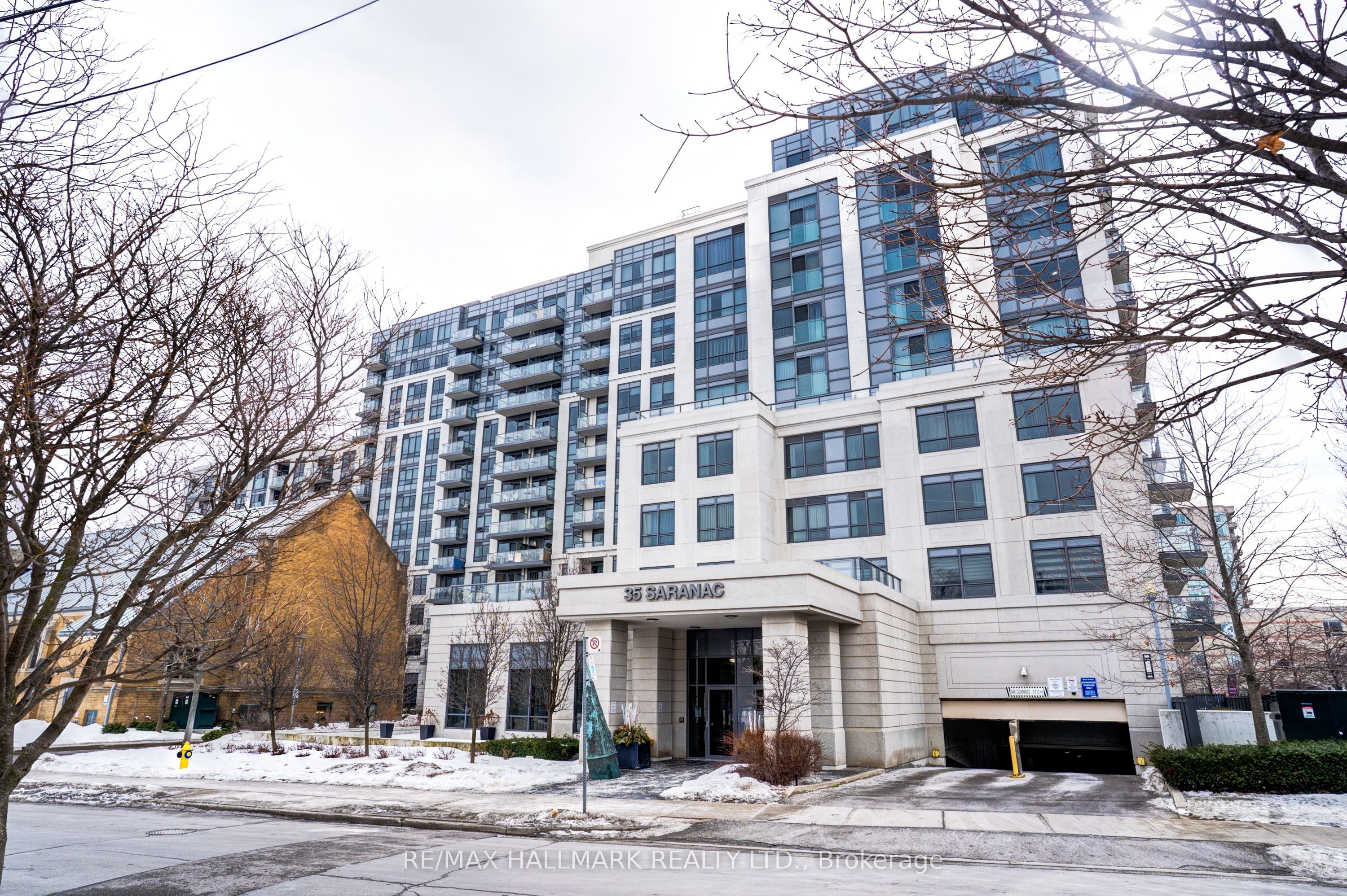 35 Saranac Boulevard 630, Toronto, ON M6A 2G4