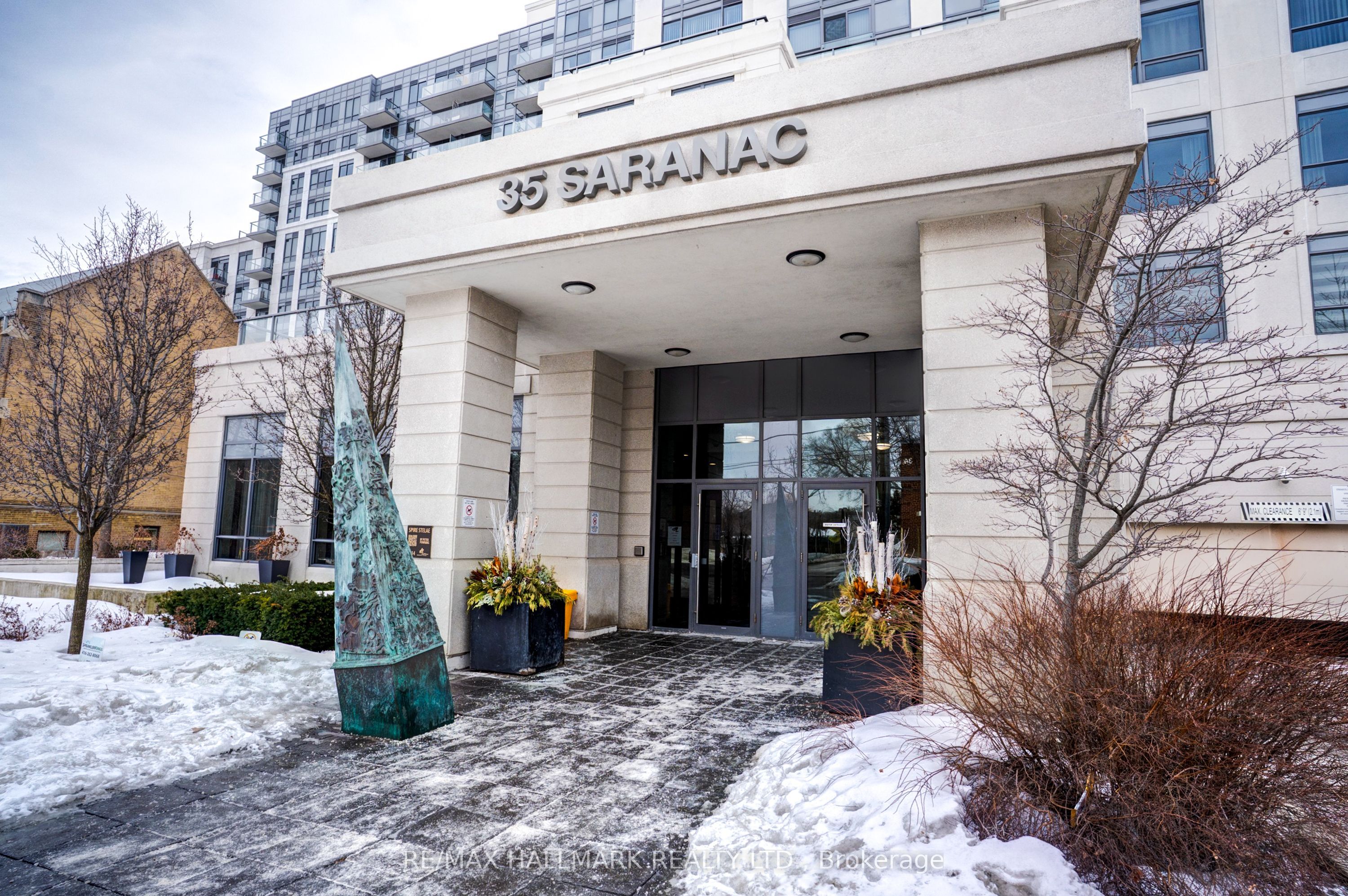 35 Saranac Boulevard 630, Toronto, ON M6A 2G4 photo 2