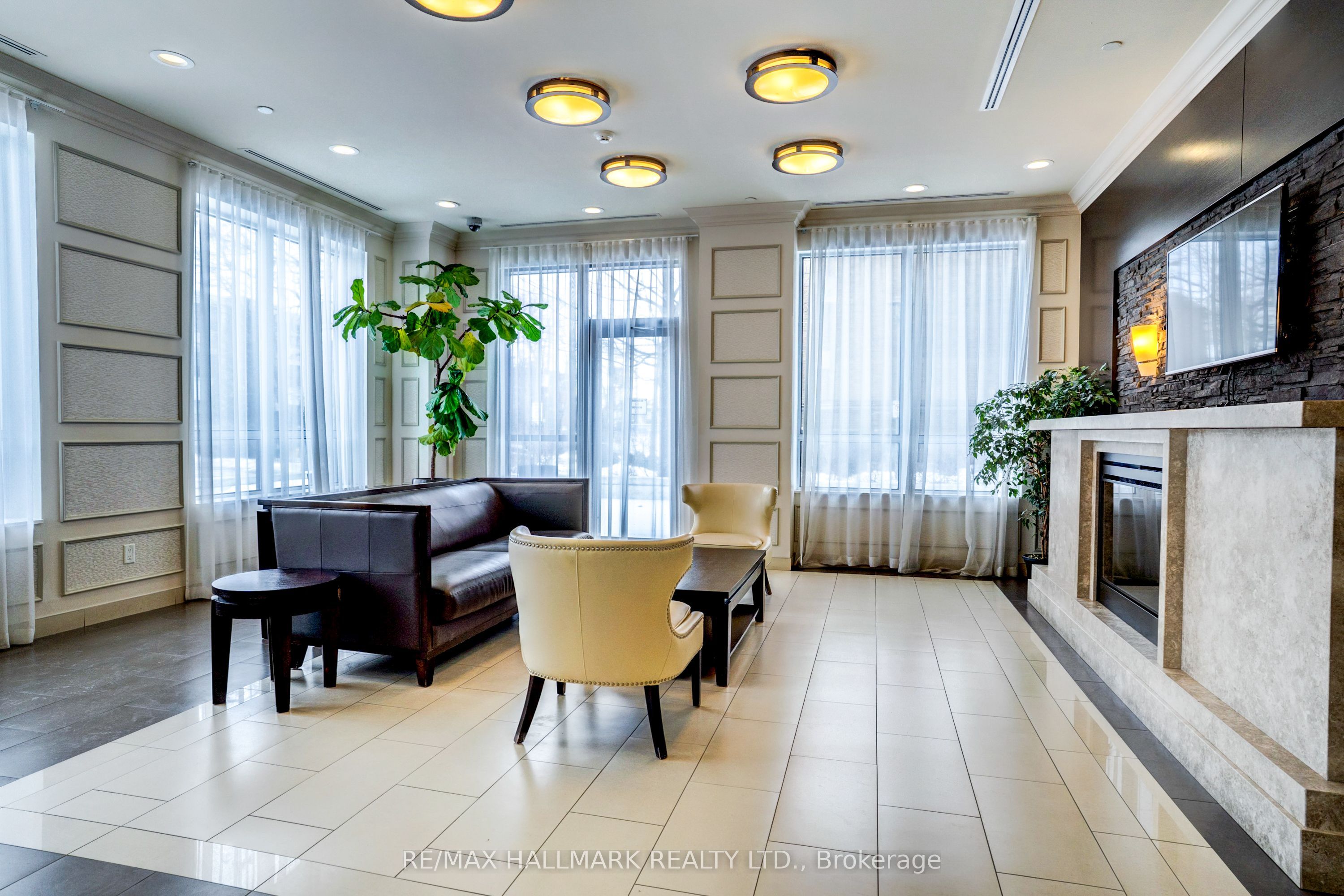 35 Saranac Boulevard 630, Toronto, ON M6A 2G4 photo 3