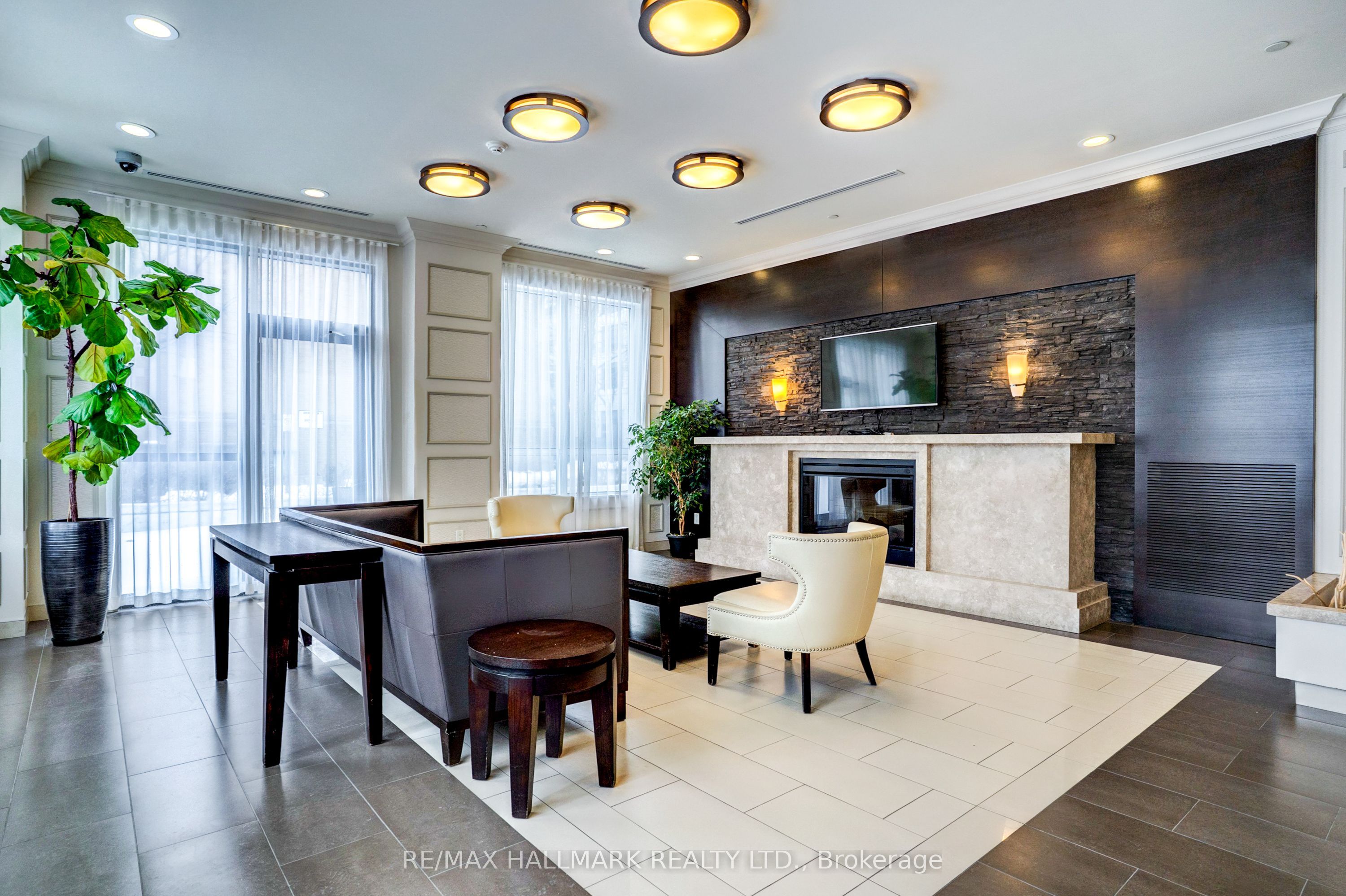 35 Saranac Boulevard 630, Toronto, ON M6A 2G4 photo 4