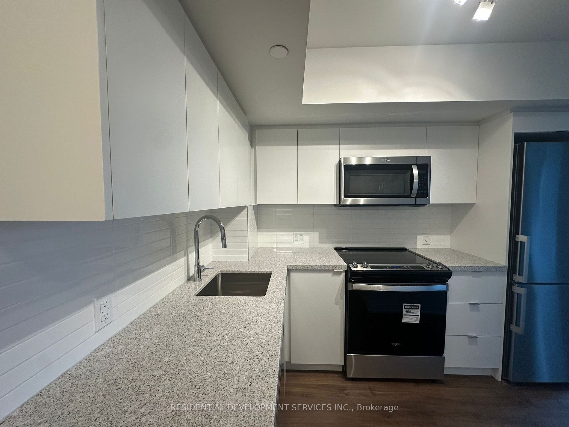500 Wilson Avenue 1110, Toronto, ON M3H 0E5 photo 3