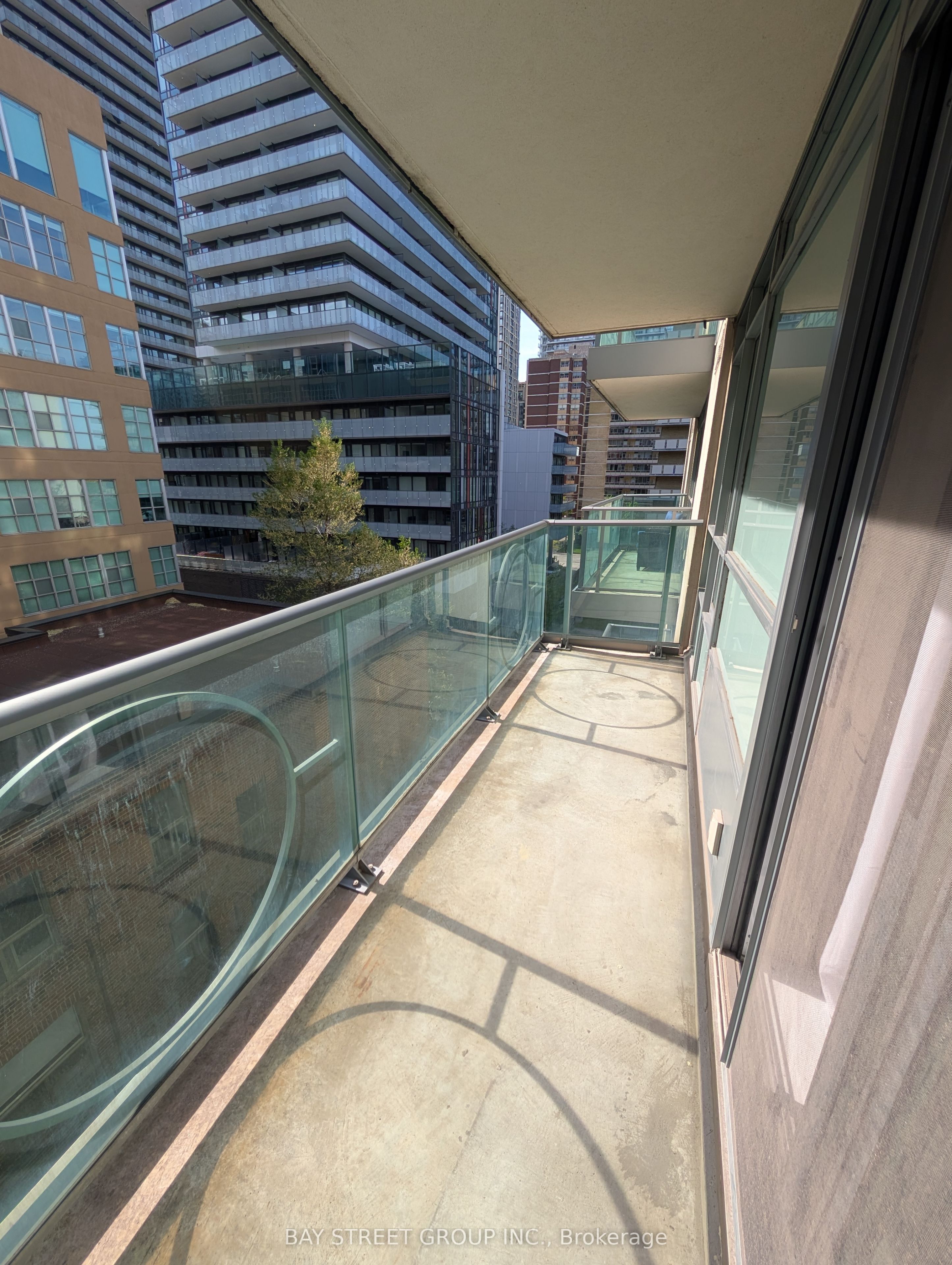 212 Eglinton Avenue E 505, Toronto, ON M4P 0A3 photo 4