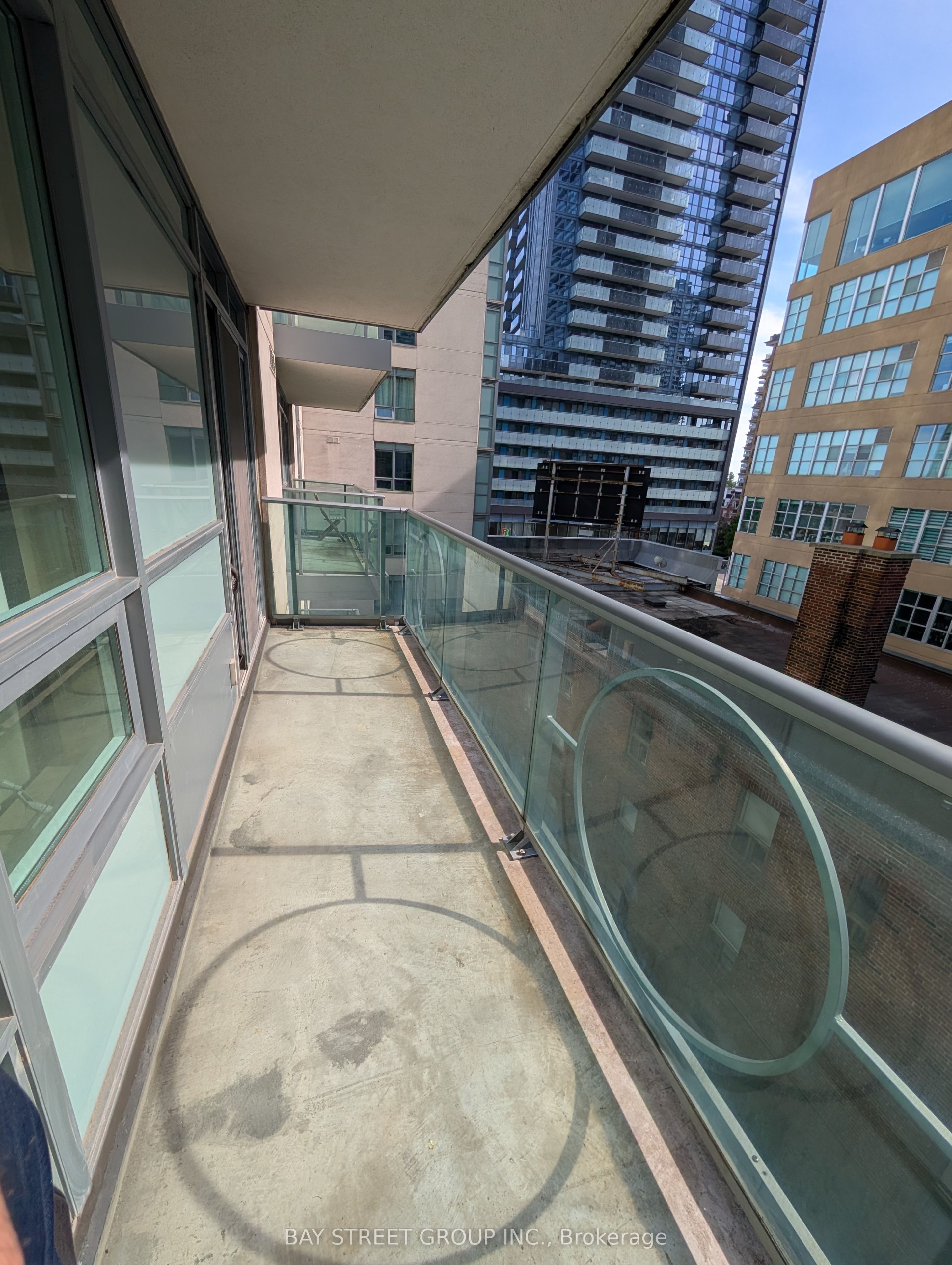 212 Eglinton Avenue E 505, Toronto, ON M4P 0A3 photo 5