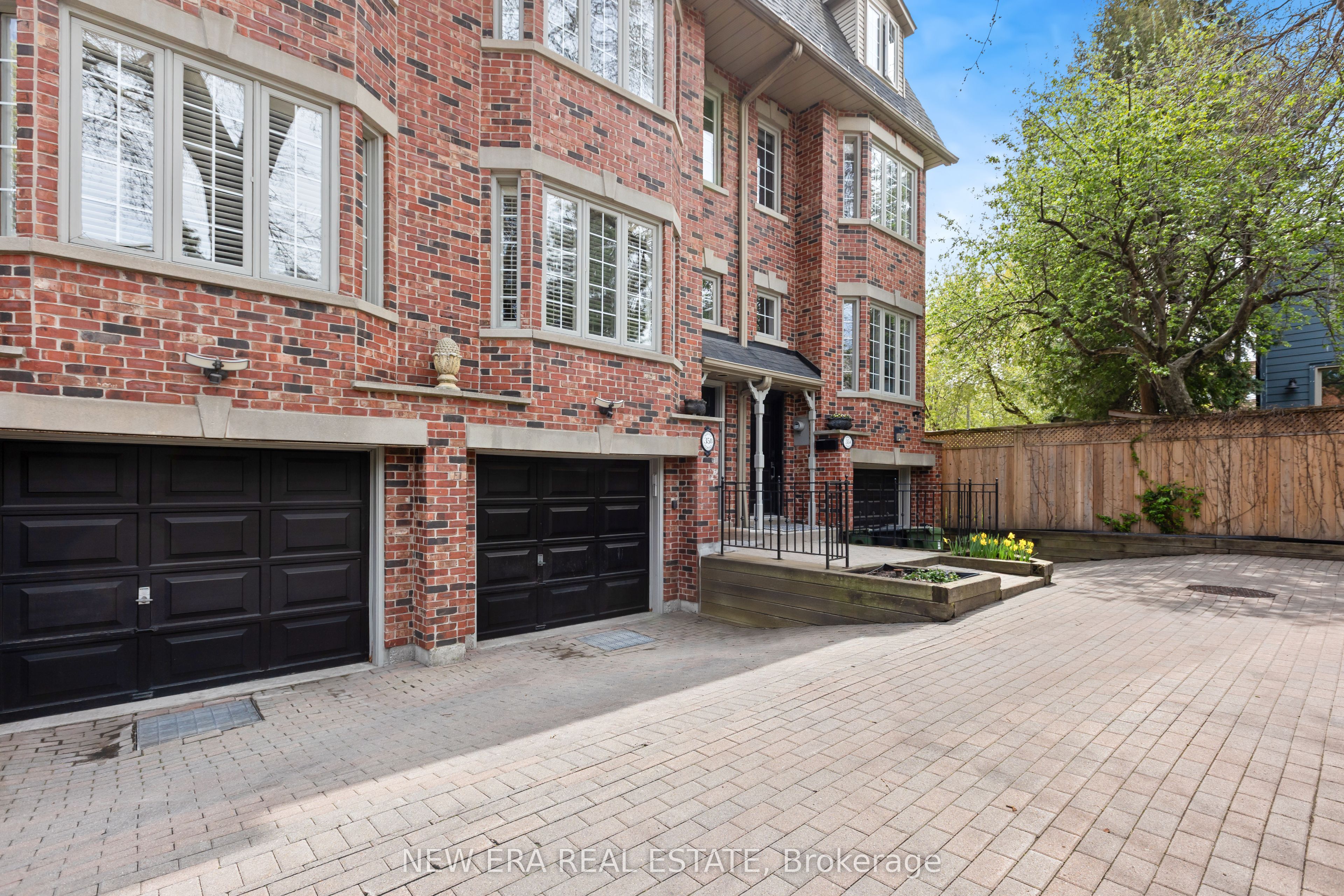 35 Spruce Street B, Toronto, ON M5A 2H8 photo 2