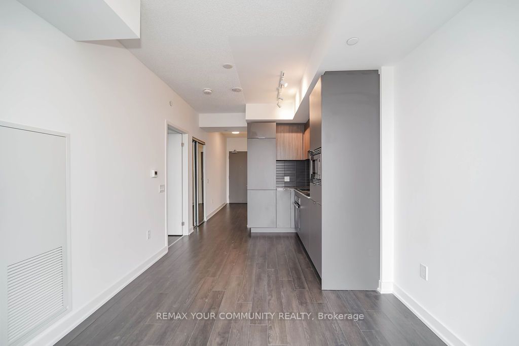 50 O'Neill Road 2209, Toronto, ON M3C 0R1 photo 5