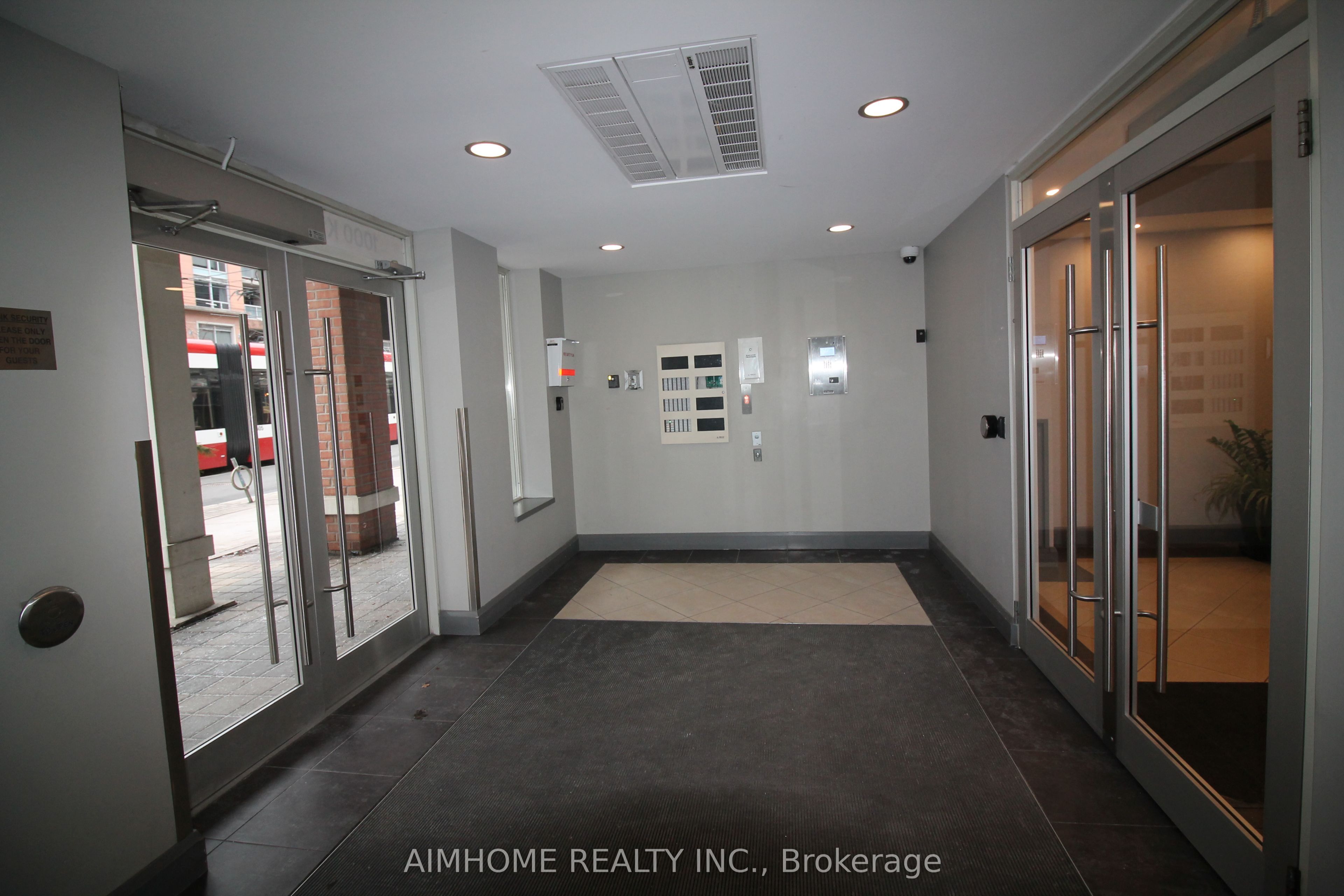 1000 King Street W 317, Toronto, ON M6K 3N1 photo 3