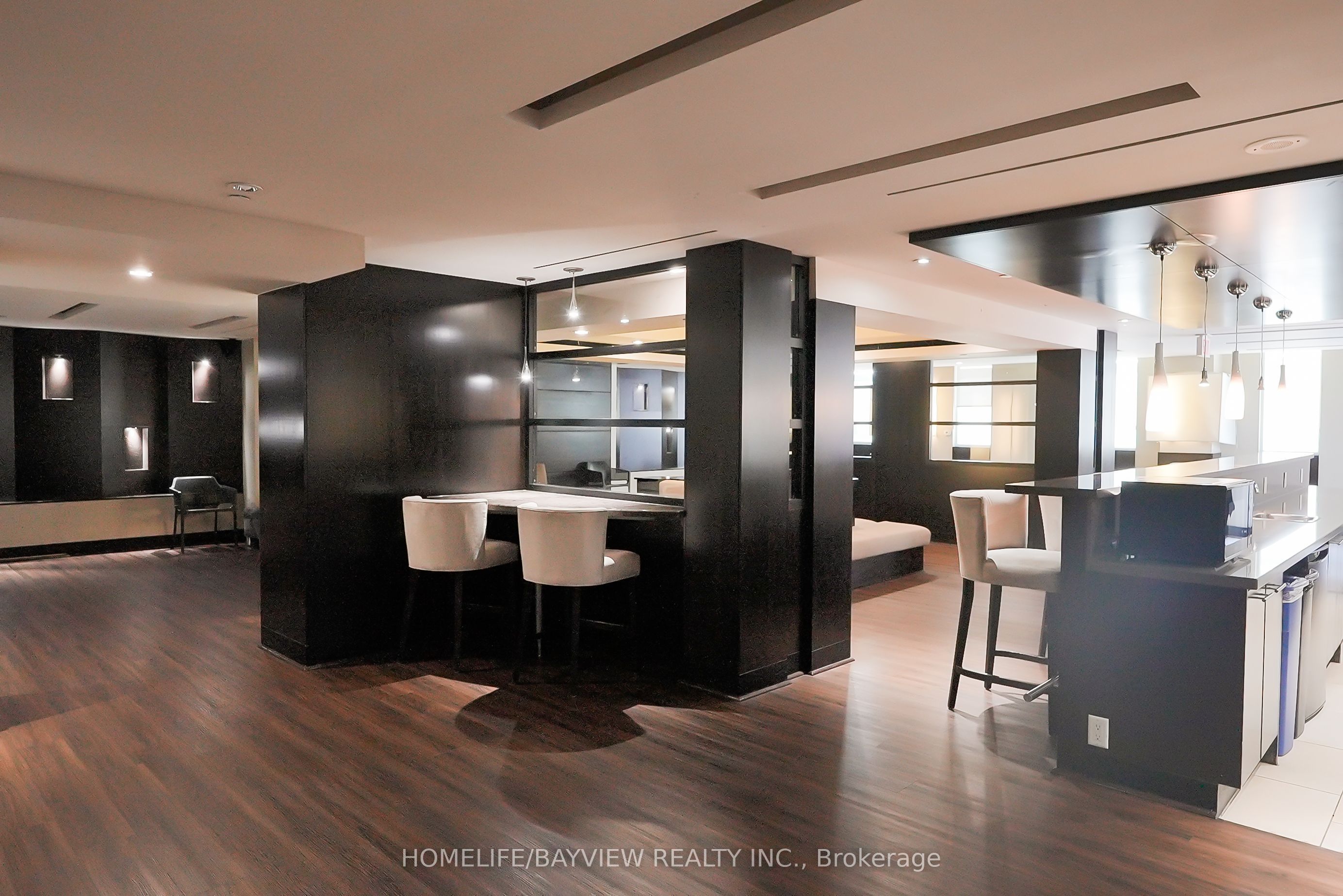 18 Yonge Street 915, Toronto, ON M5E 1Z8 photo 4