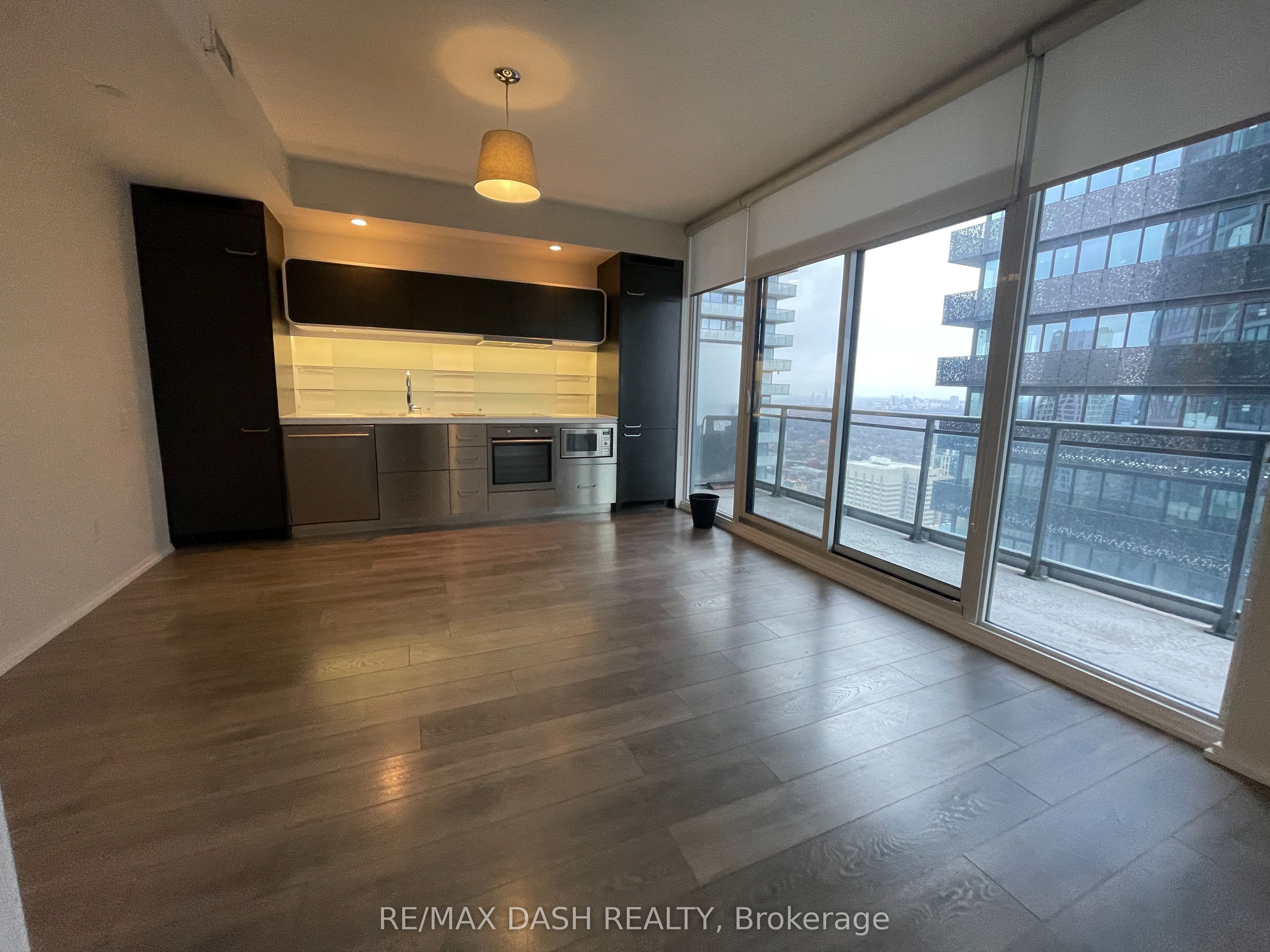 45 Charles Street E 4811, Toronto, ON M4Y 0B8 photo 4
