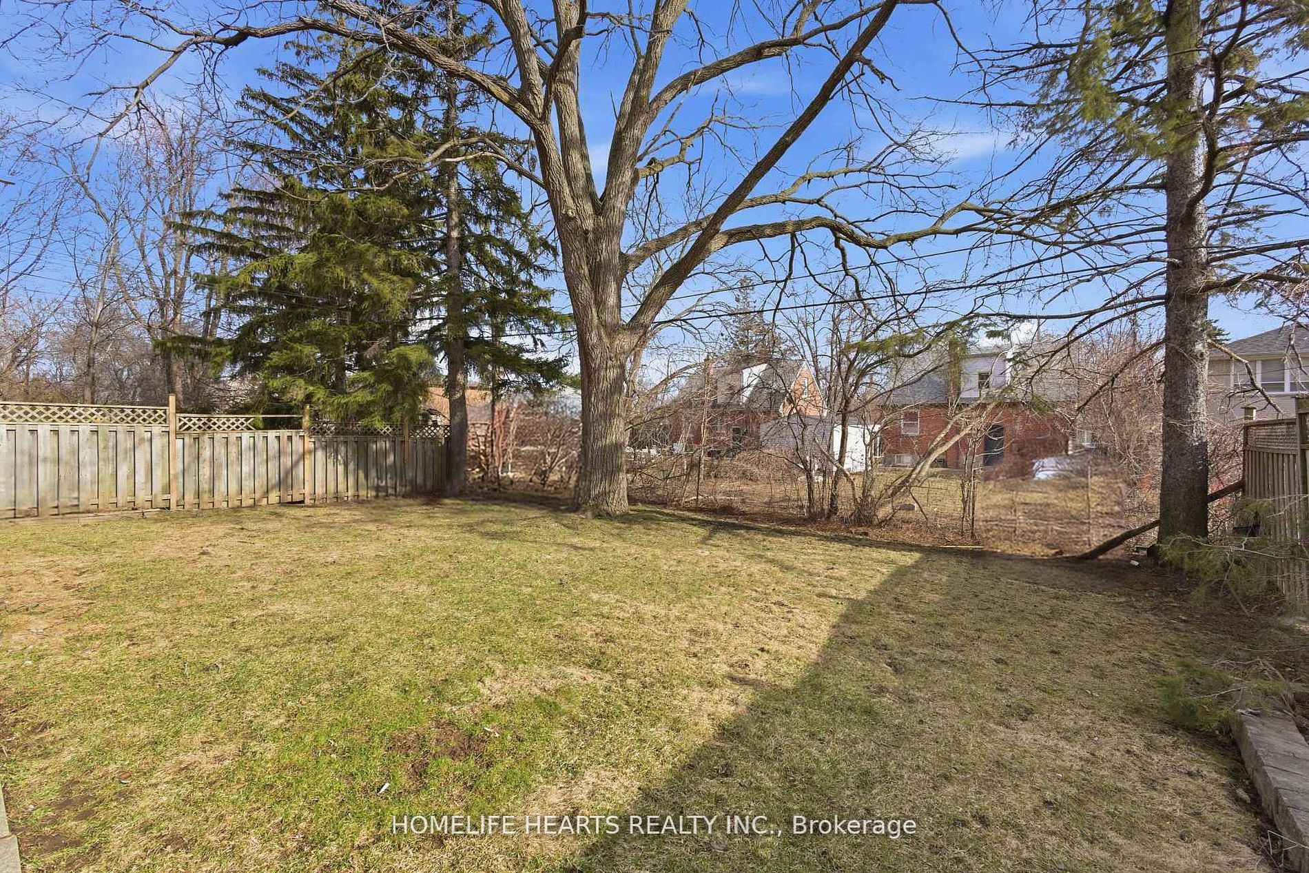 107 Pemberton Avenue, Toronto, ON M2M 1Y4 photo 2