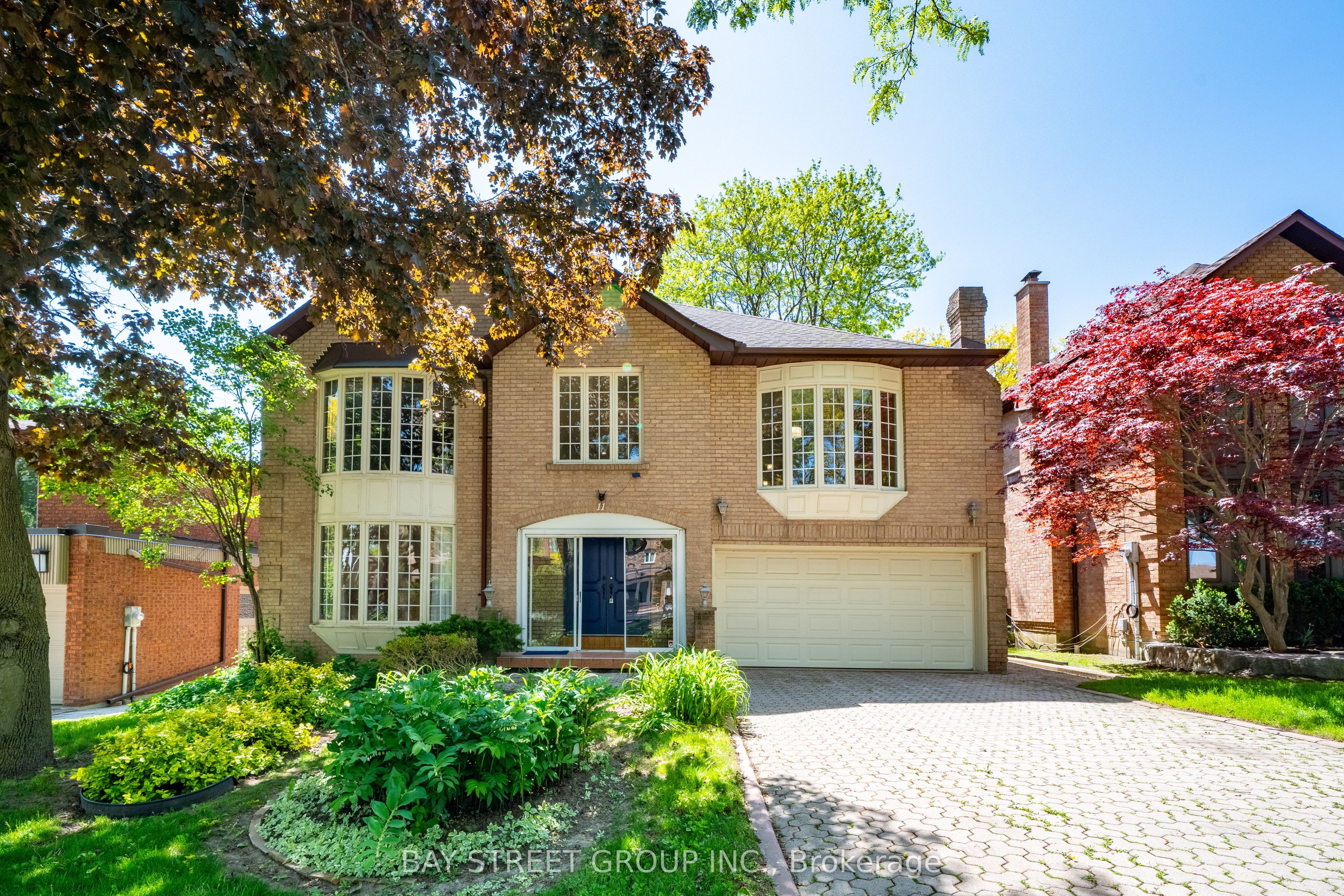 11 Riderwood Drive, Toronto, ON M2L 2X4