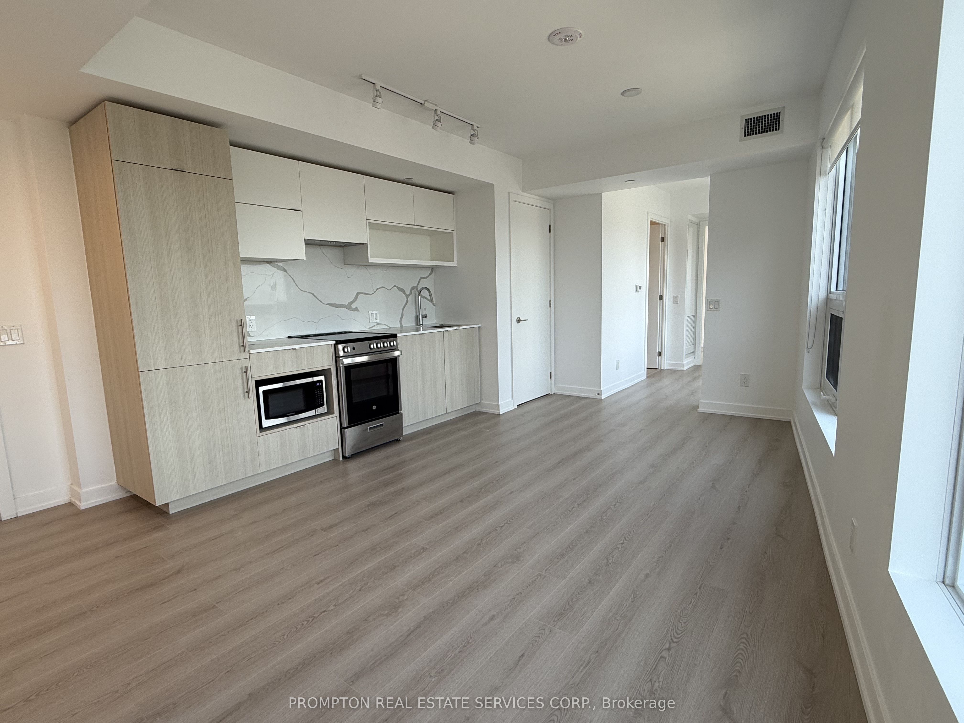 100 Queen Street E 3206, Toronto, ON M5C 0B5 photo 2