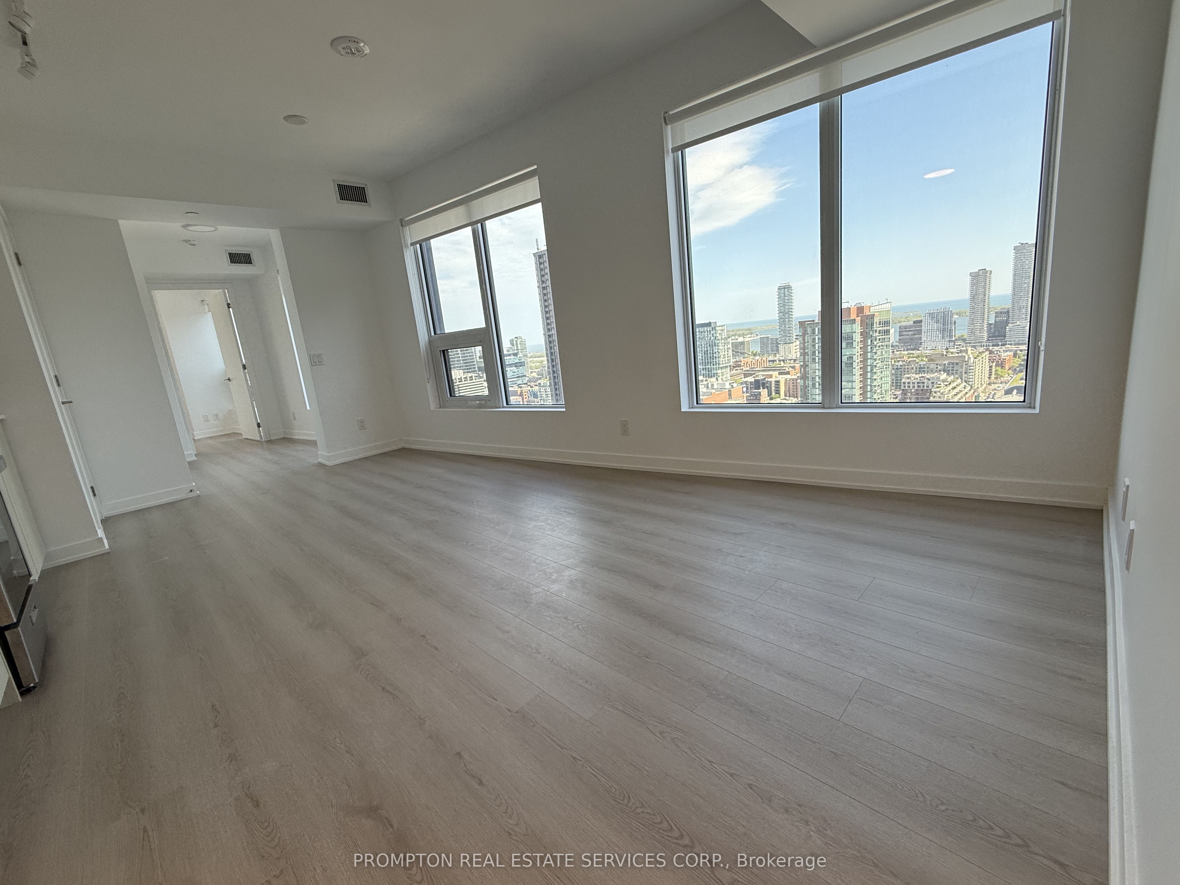 100 Queen Street E 3206, Toronto, ON M5C 0B5 photo 3