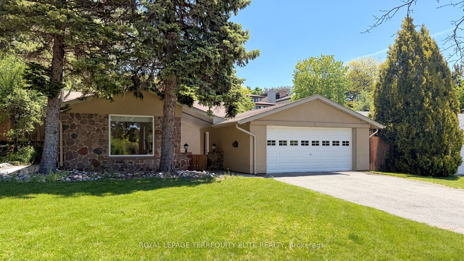 5 Valentine Drive, Toronto, ON M3A 3J5