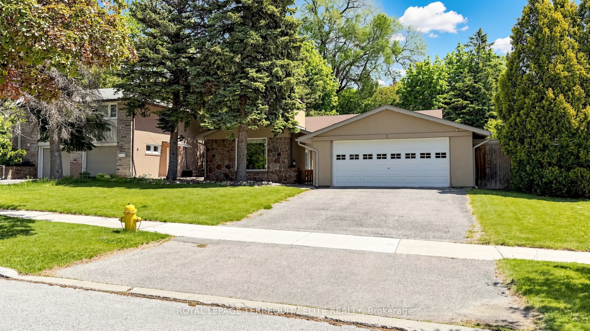 5 Valentine Drive, Toronto, ON M3A 3J5 photo 2