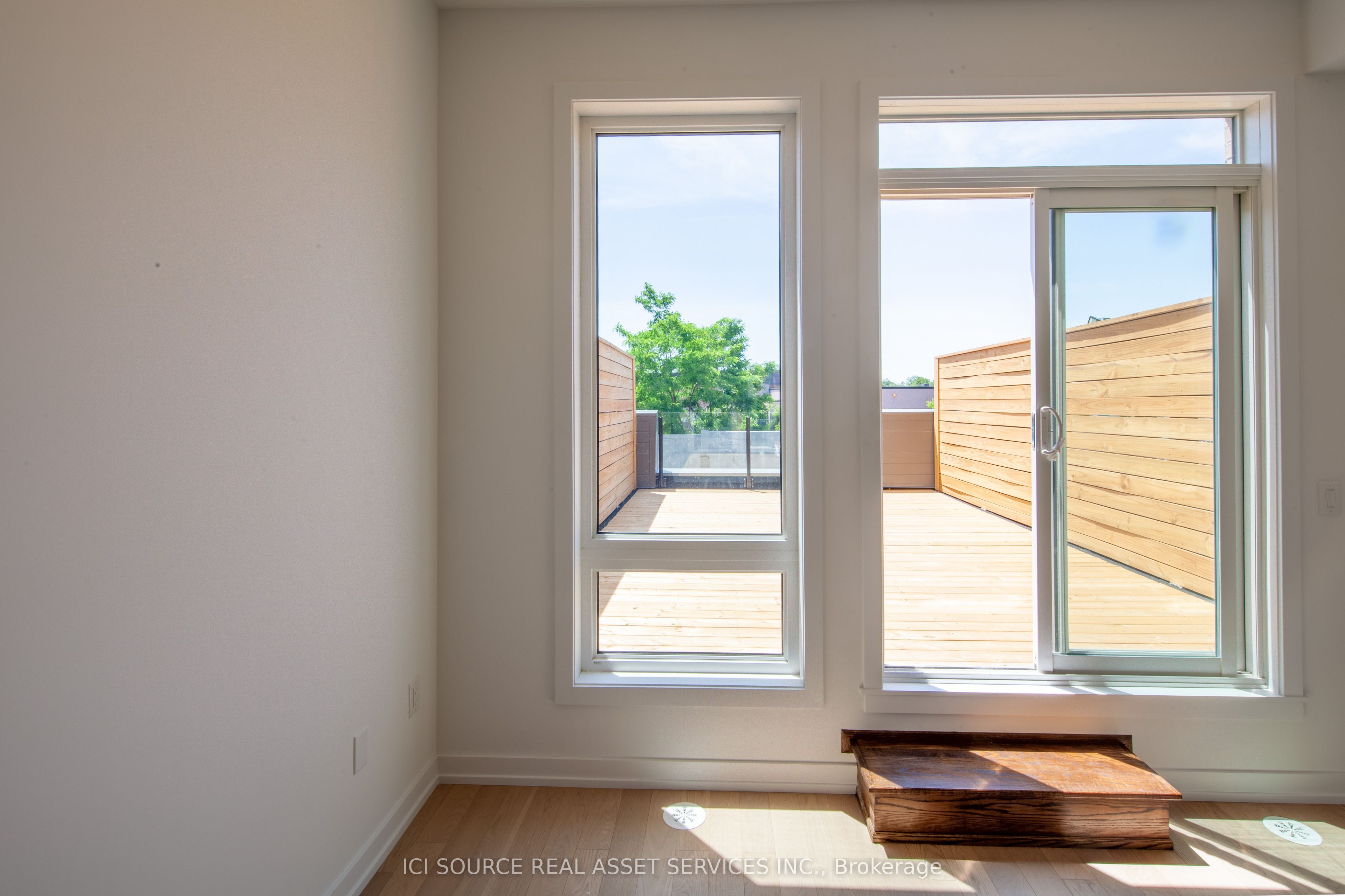 66B Perth Avenue, Toronto, ON M6R 0A8 photo 4
