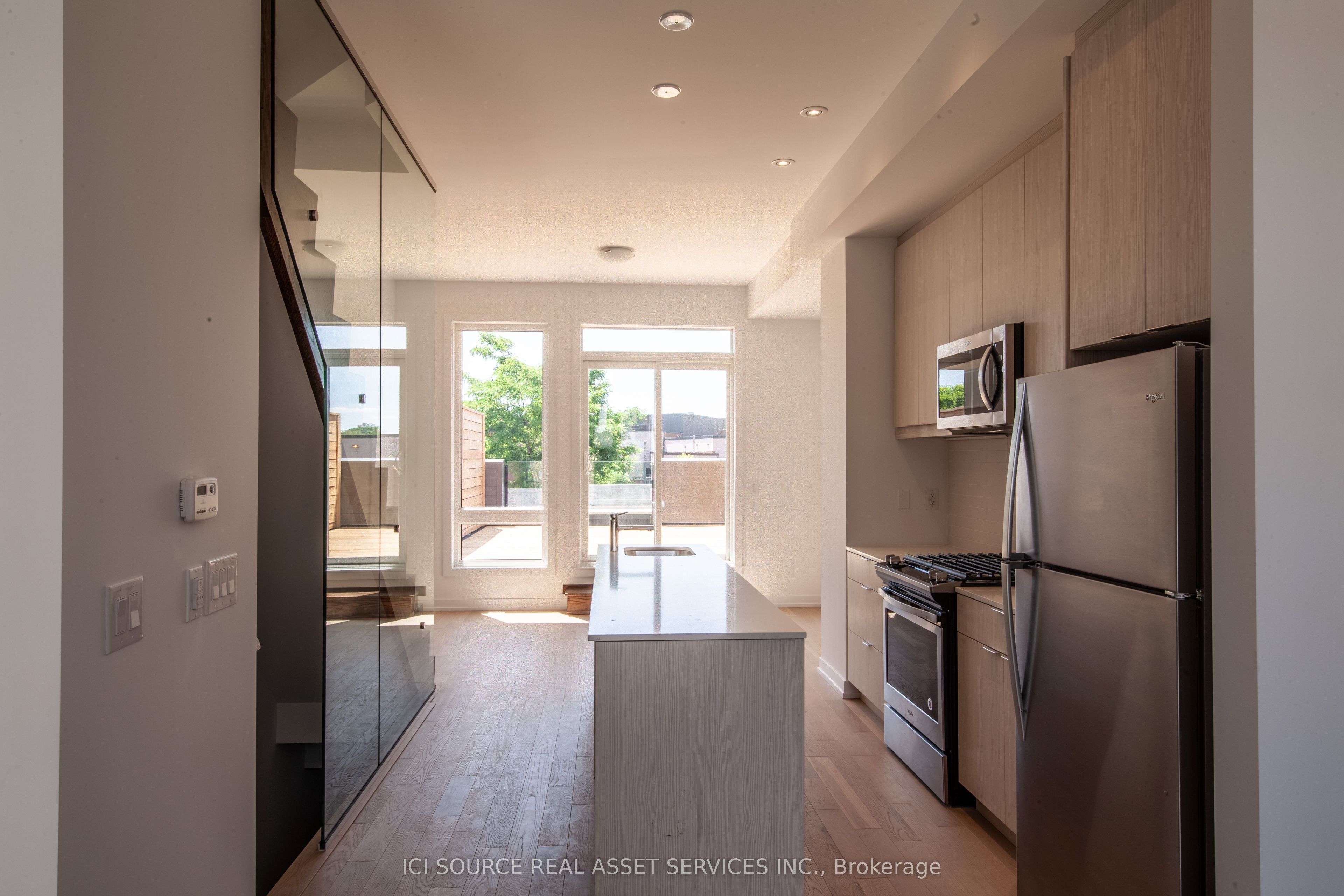 66B Perth Avenue, Toronto, ON M6R 0A8 photo 5