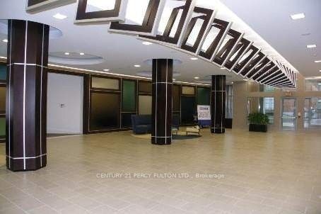 5791 Yonge Street 1803, Toronto, ON M2M 0A8 photo 3