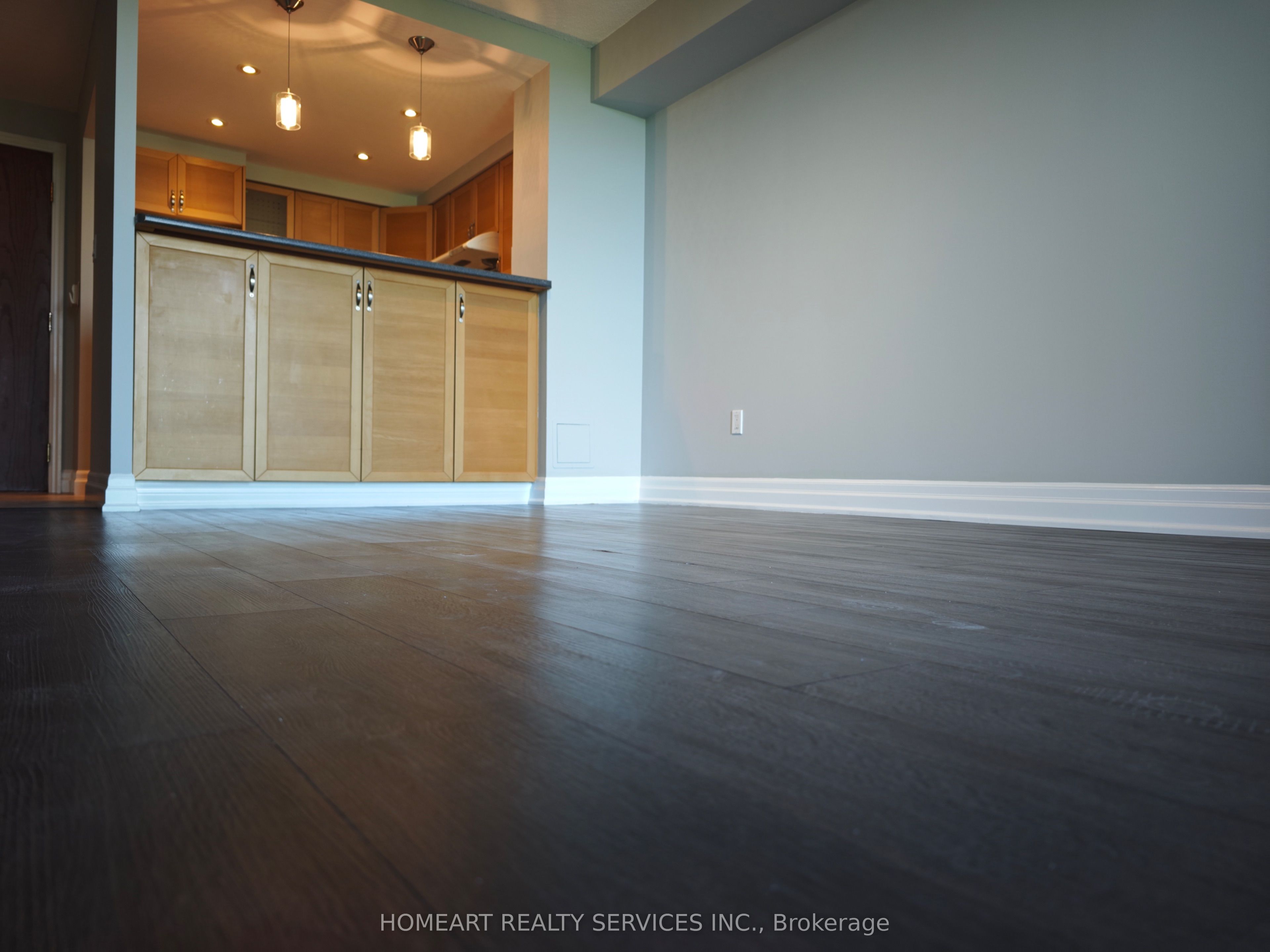 28 Pemberton Avenue 1007, Toronto, ON M2M 4L1 photo 4