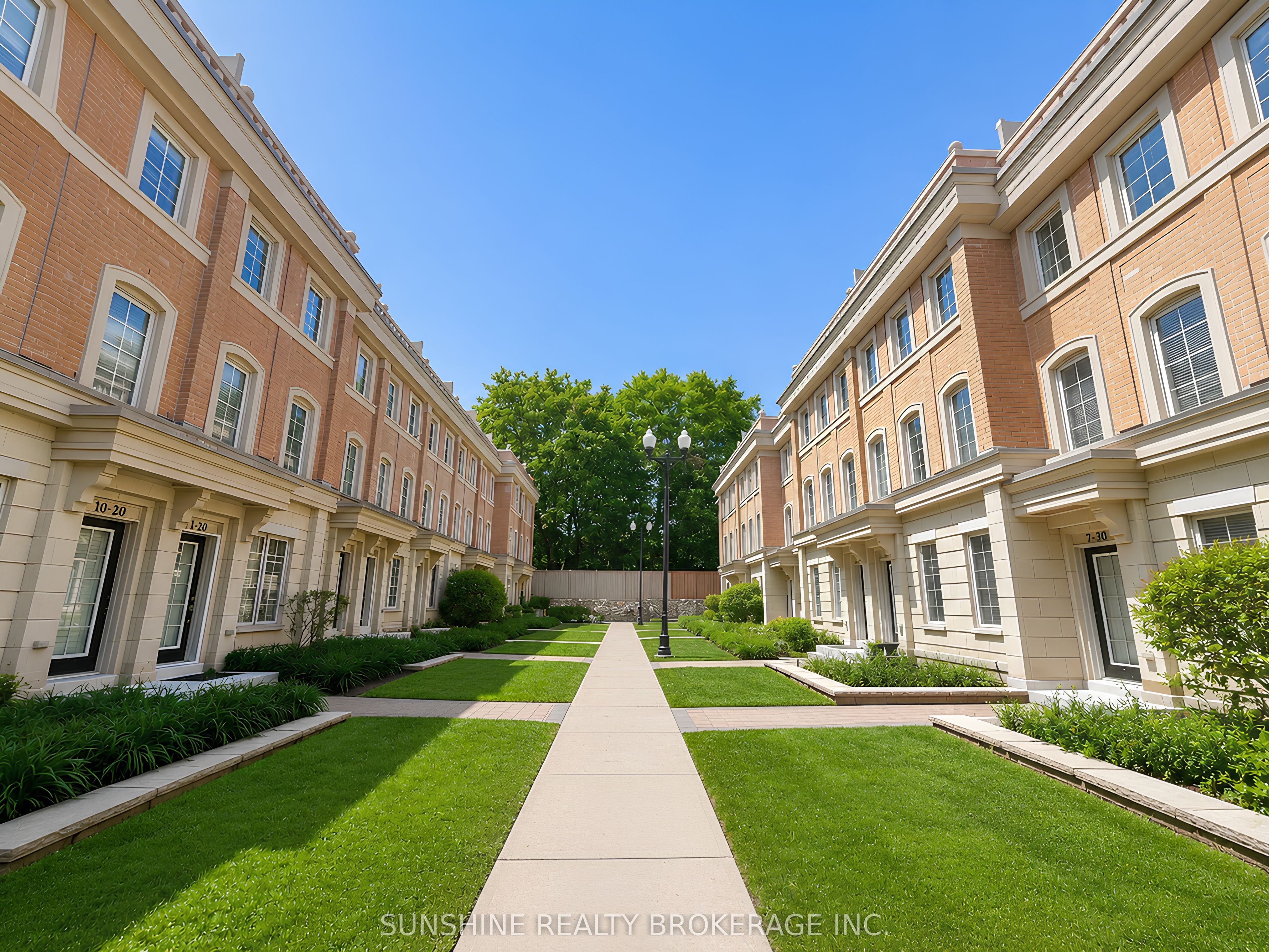 20 Hargrave Lane 12, Toronto, ON M4N 0A4