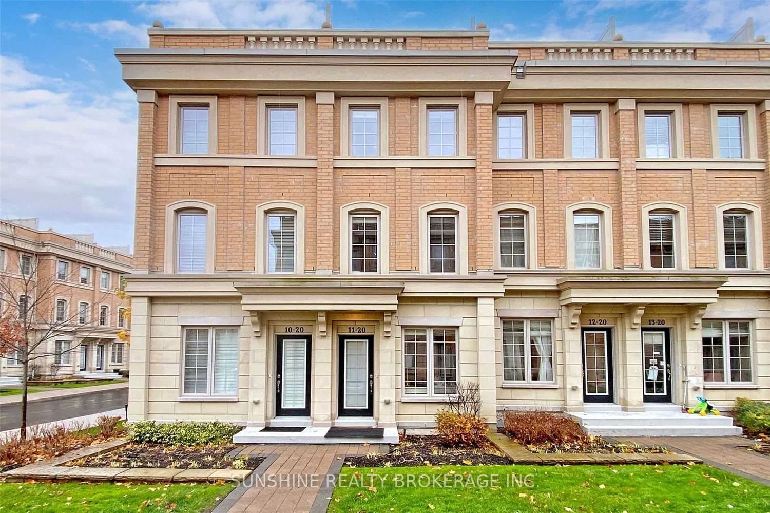 20 Hargrave Lane 12, Toronto, ON M4N 0A4 photo 3