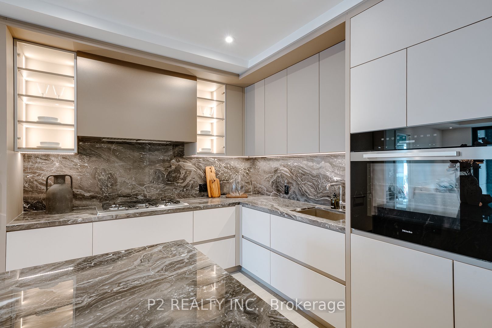 2 Forest Hill Road 208, Toronto, ON M4V 2L3 photo 4