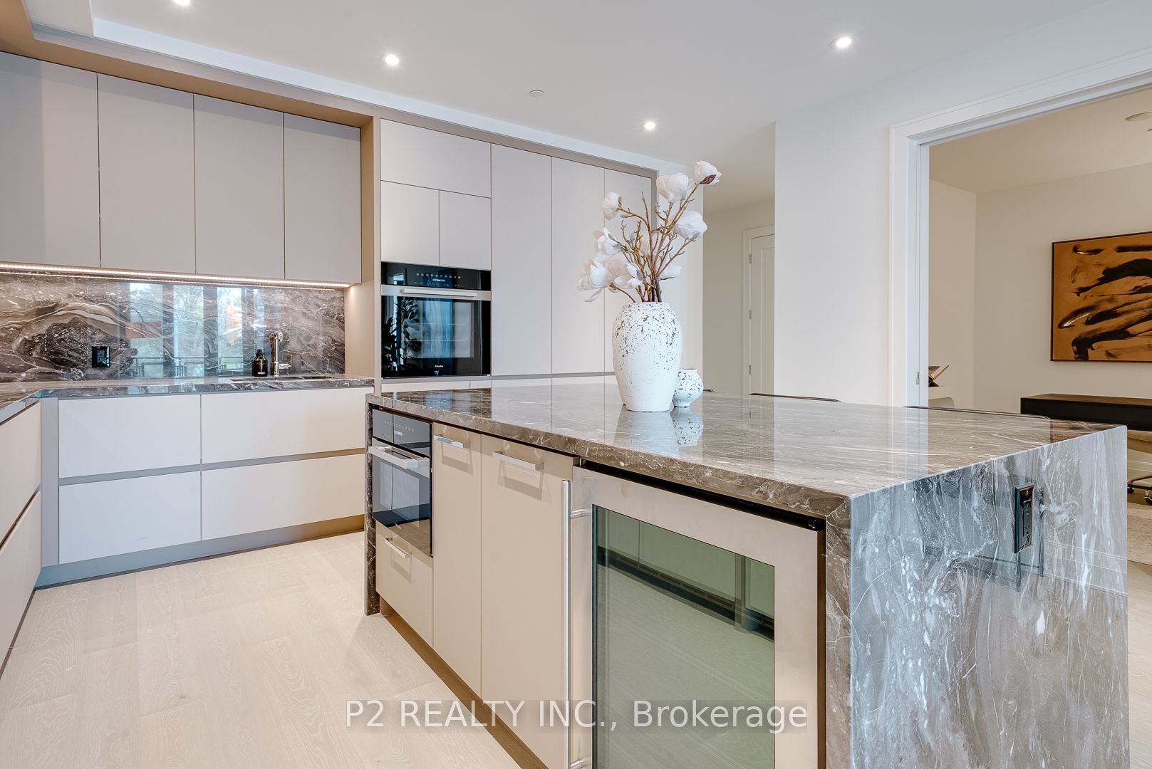 2 Forest Hill Road 208, Toronto, ON M4V 2L3 photo 5
