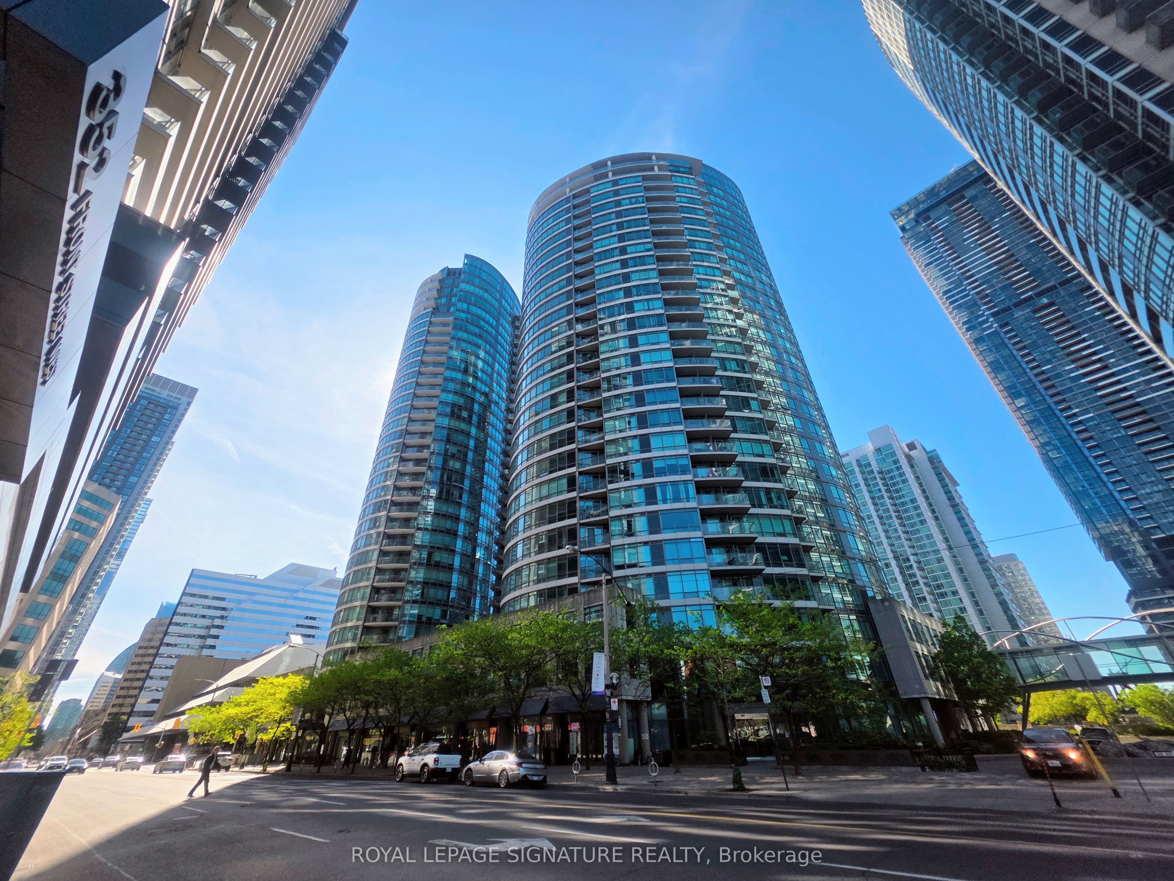 373 Front Street W 1703, Toronto, ON M5V 3R7