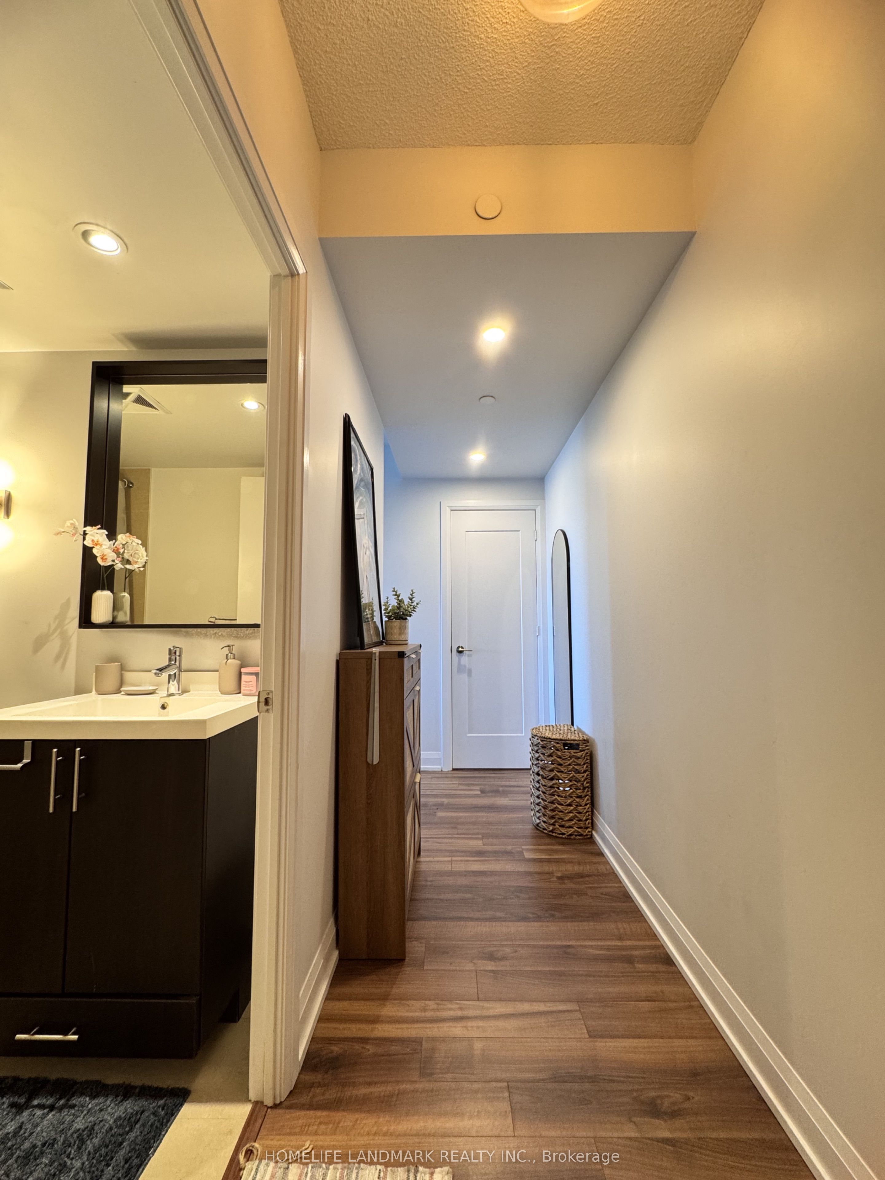 18 Graydon Hall Drive 1903, Toronto, ON M3A 0A4 photo 4