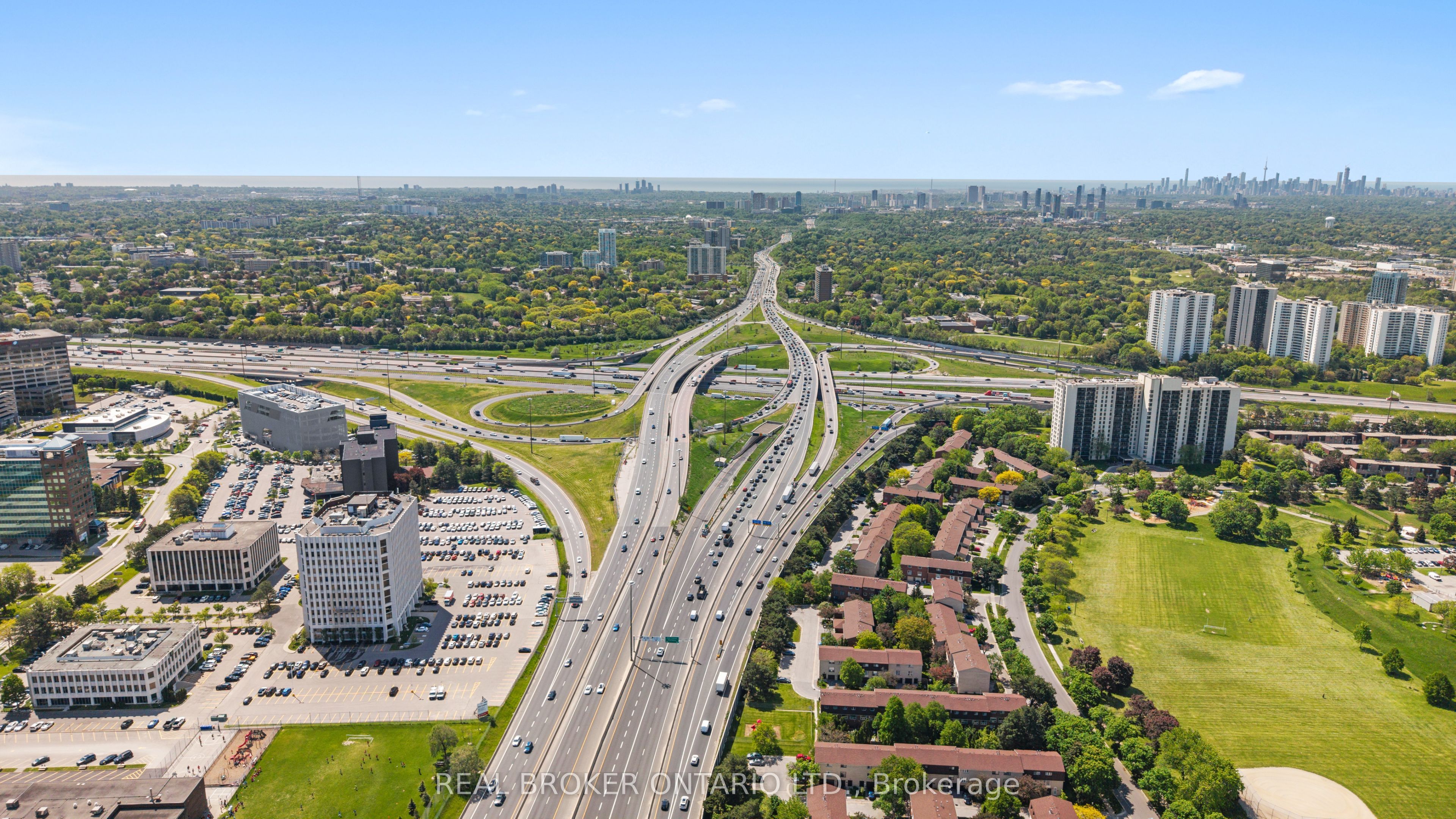 2015 Sheppard Avenue E 3010, Toronto, ON M2J 0B3 photo 3
