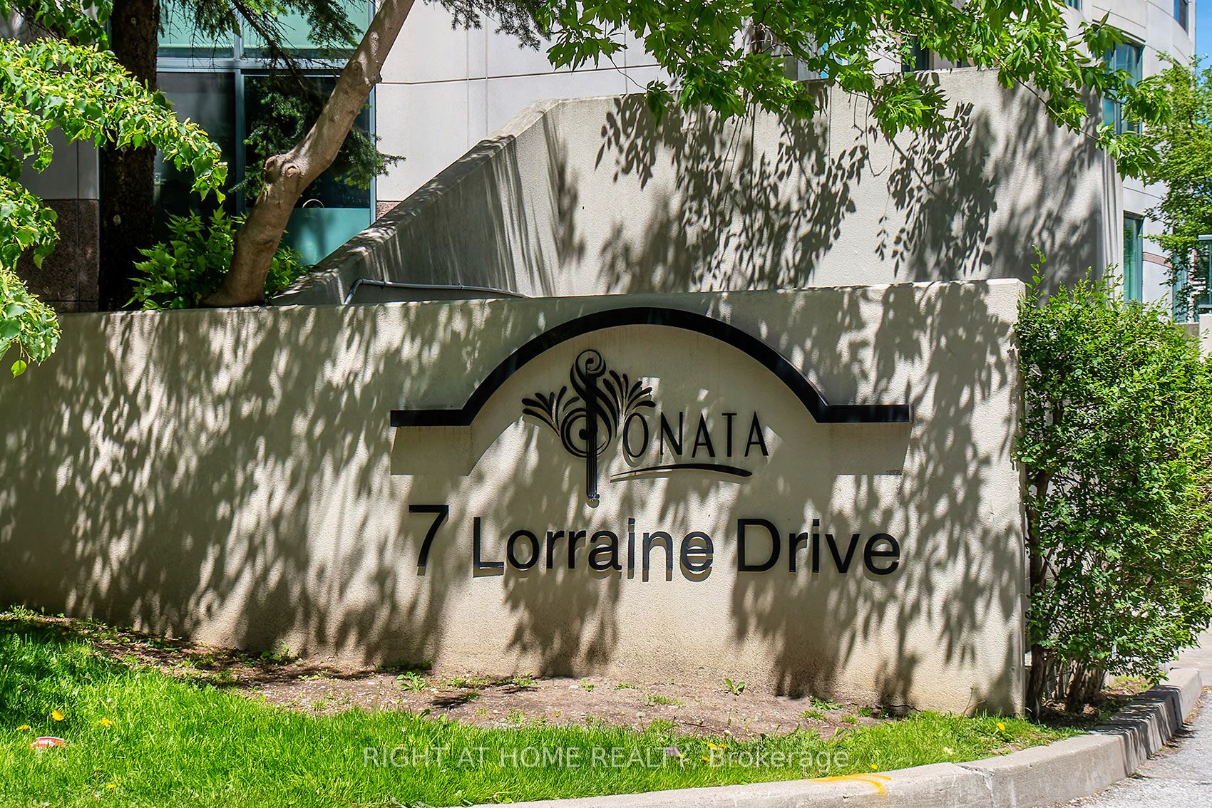 7 Lorraine Drive 210, Toronto, ON M2N 7H2 photo 3