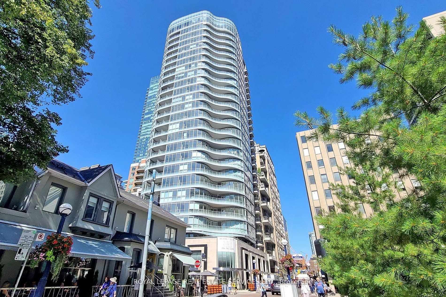 88 Cumberland Street 808, Toronto, ON M5R 1A3