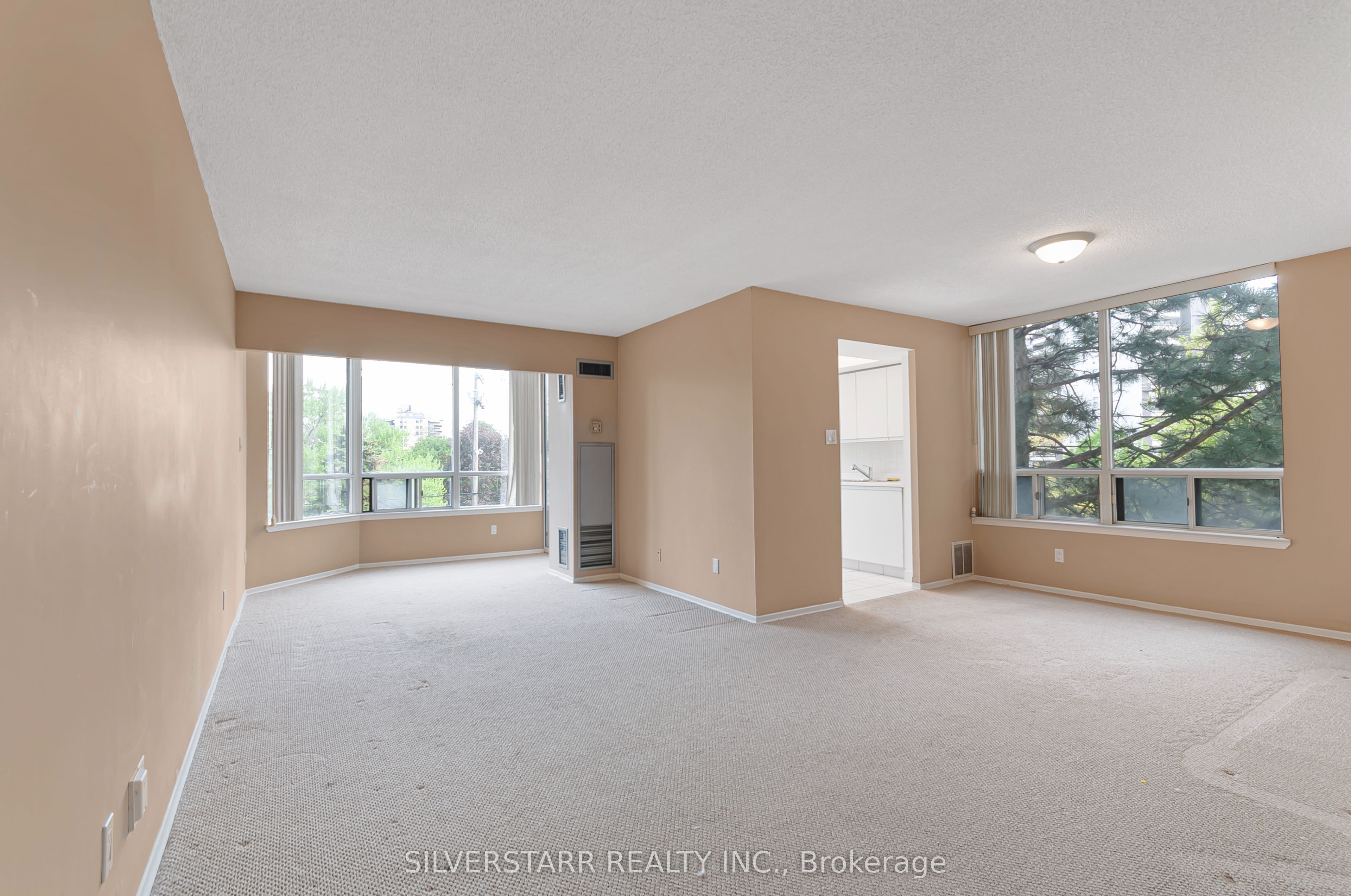 1101 W Steeles Avenue W 308, Toronto, ON M2R 3W5 photo 3
