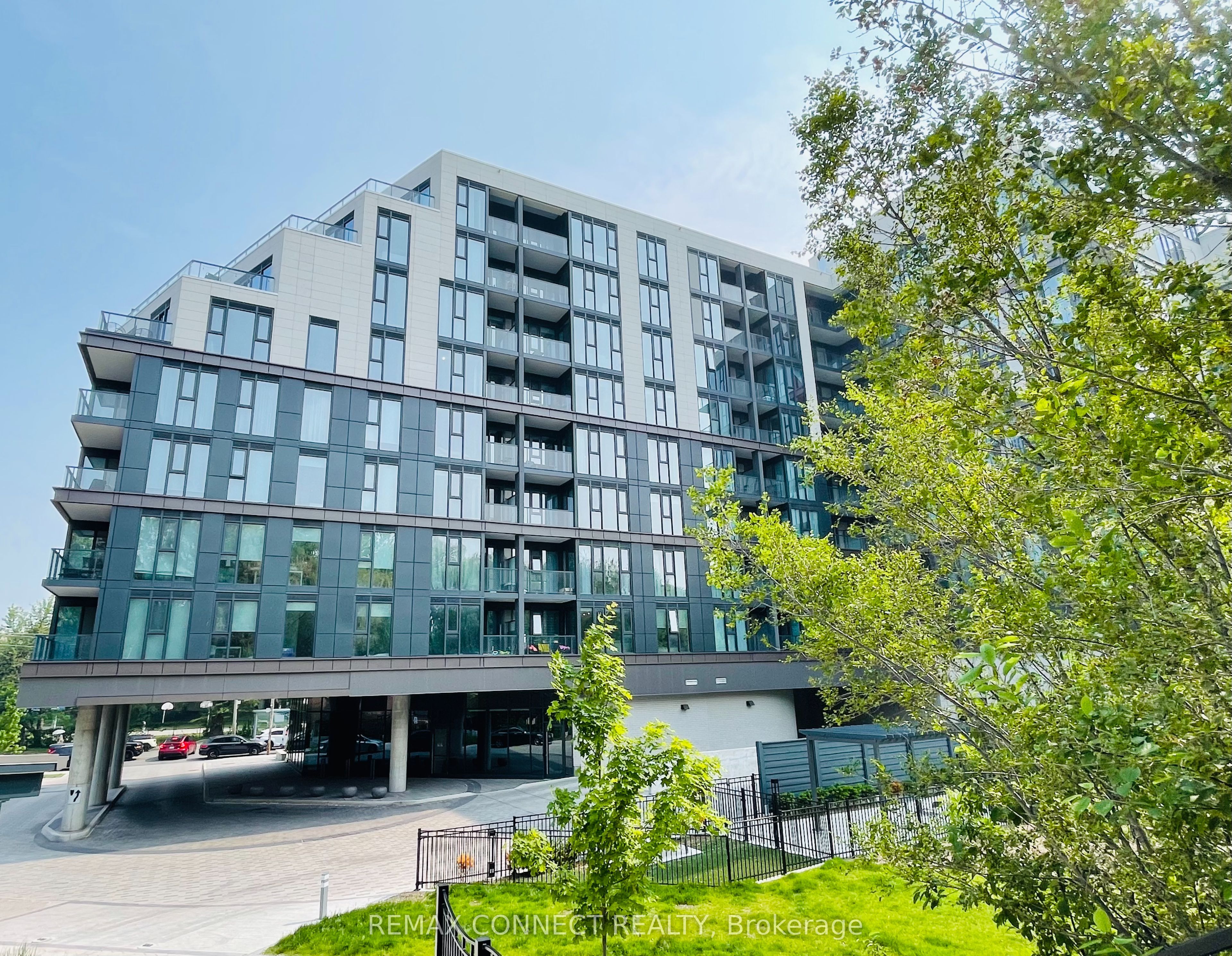 250 Lawrence Avenue W 504, Toronto, ON M5M 1B1 photo 3