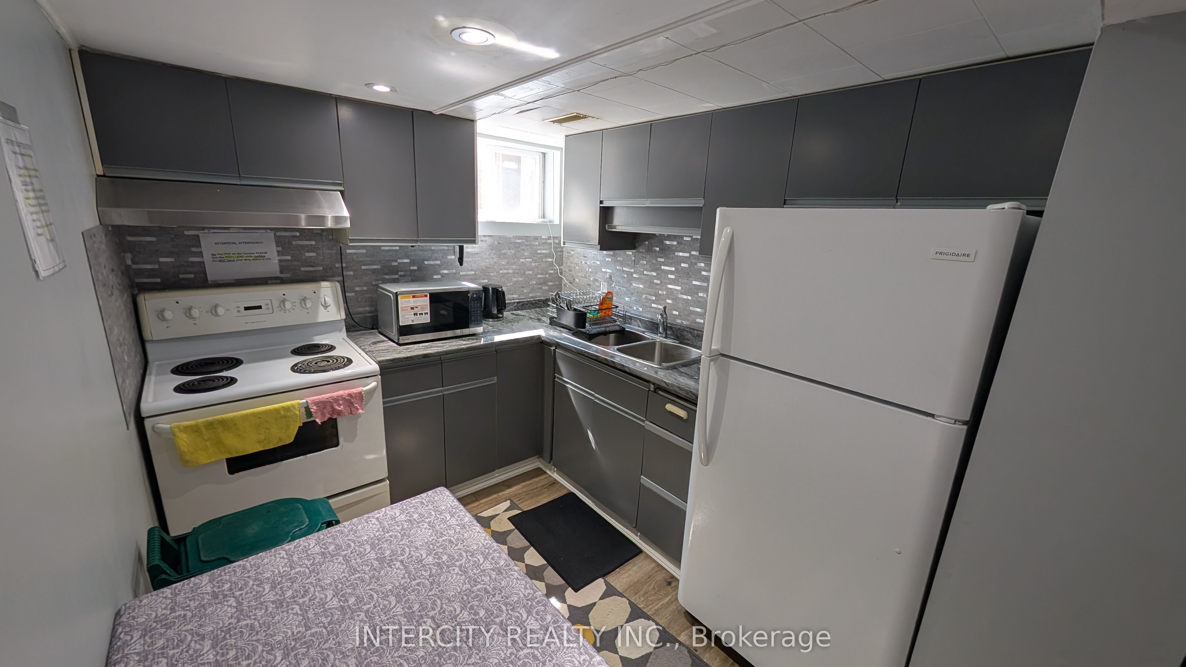 56 Caracas Road Room 3, Toronto, ON M2K 1B1