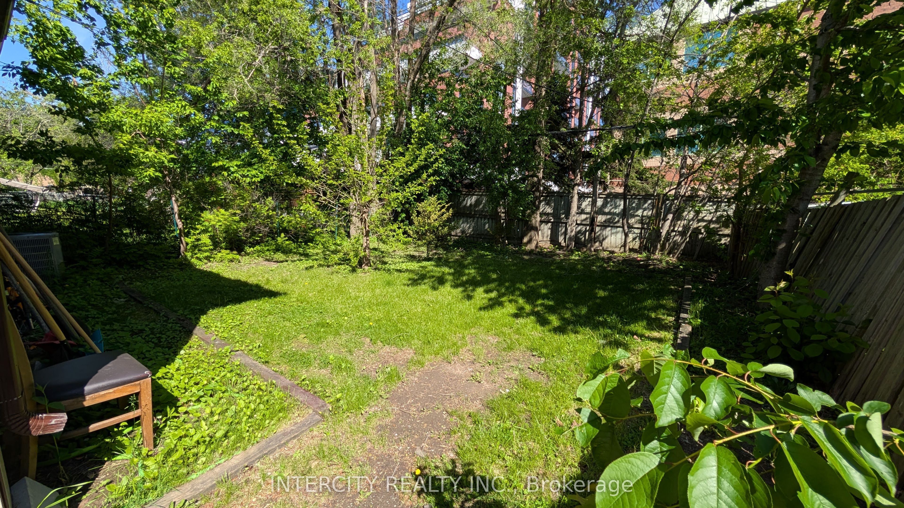 56 Caracas Road Room 3, Toronto, ON M2K 1B1 photo 5