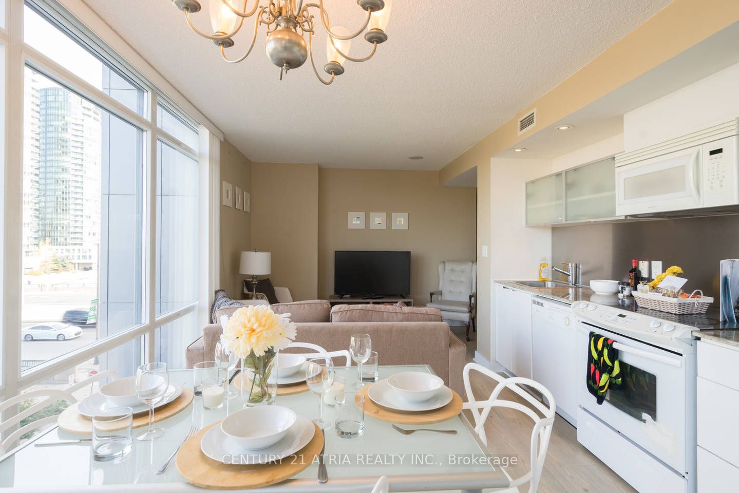 4K Spadina Avenue 302, Toronto, ON M5V 3Y9 photo 5