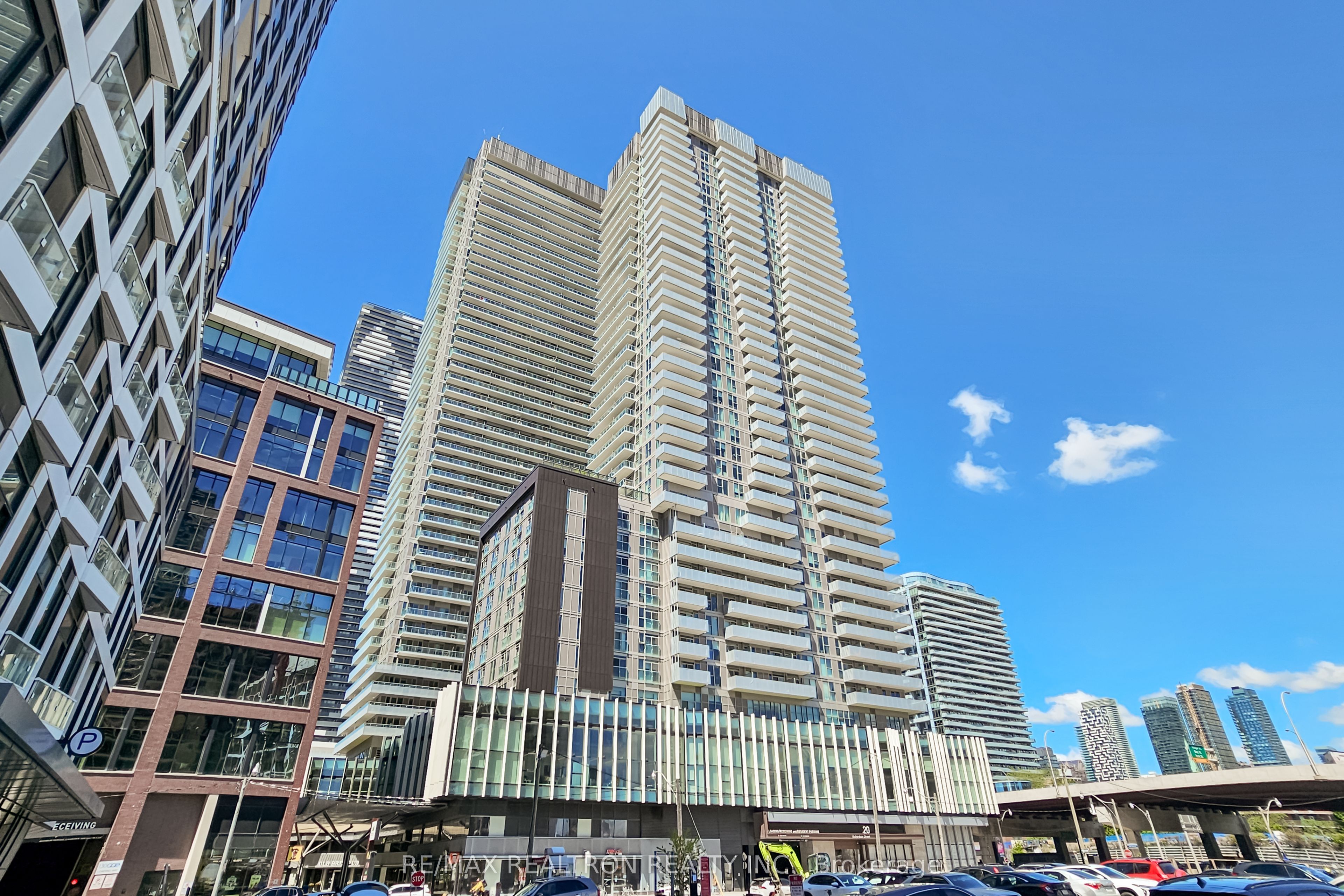 20 Richardson Street 416, Toronto, ON M5A 0S6