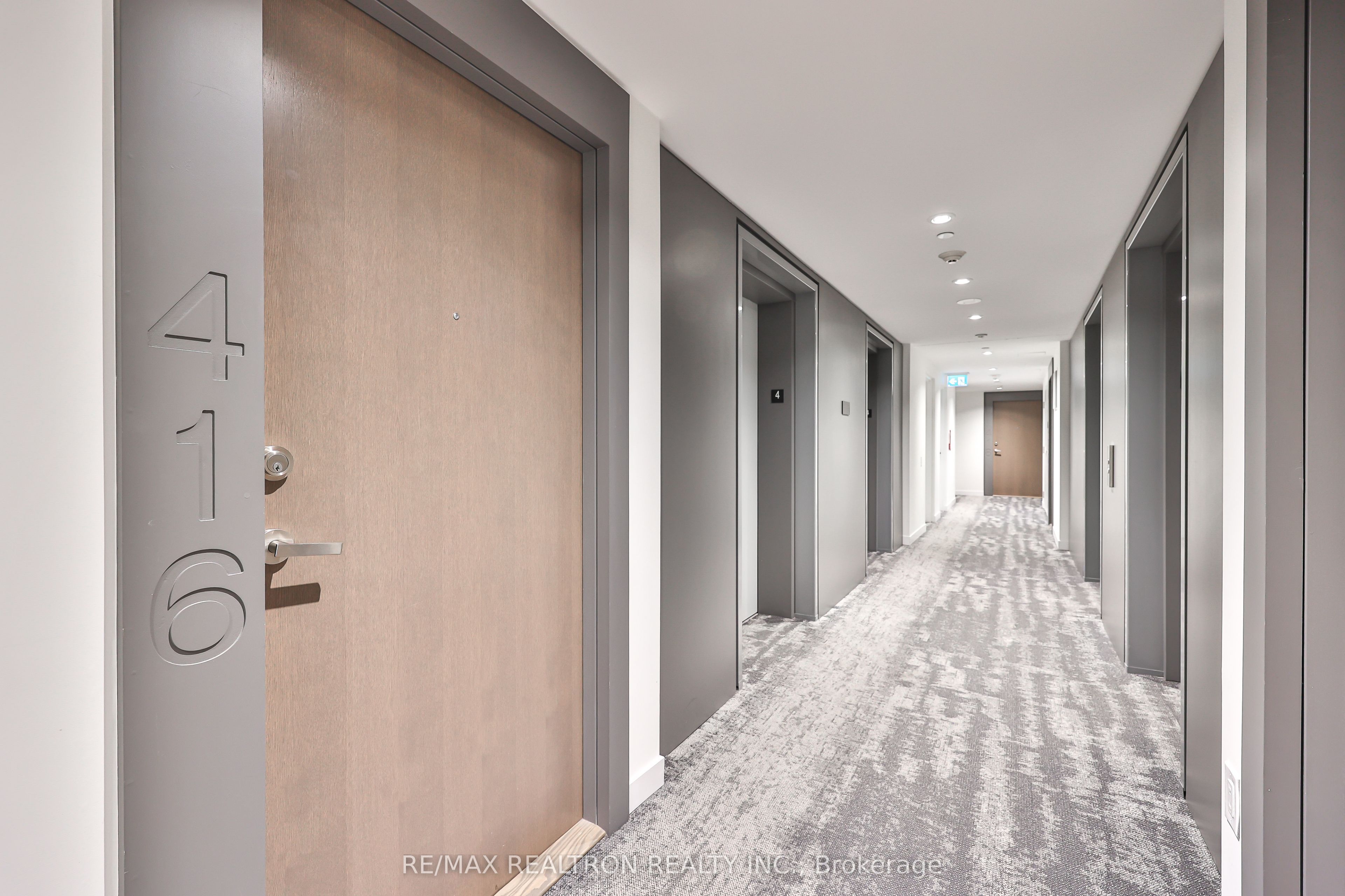 20 Richardson Street 416, Toronto, ON M5A 0S6 photo 3