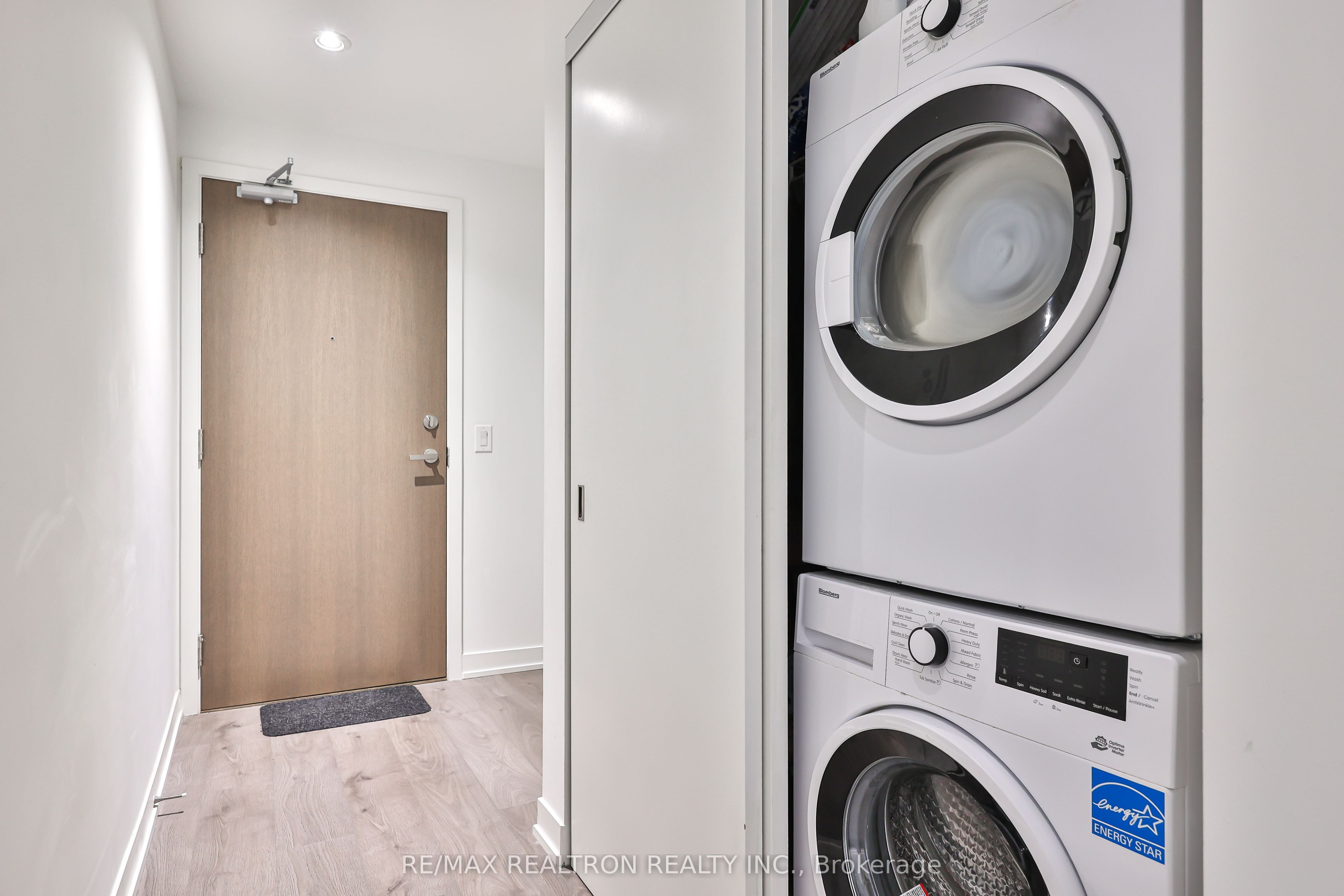 20 Richardson Street 416, Toronto, ON M5A 0S6 photo 5