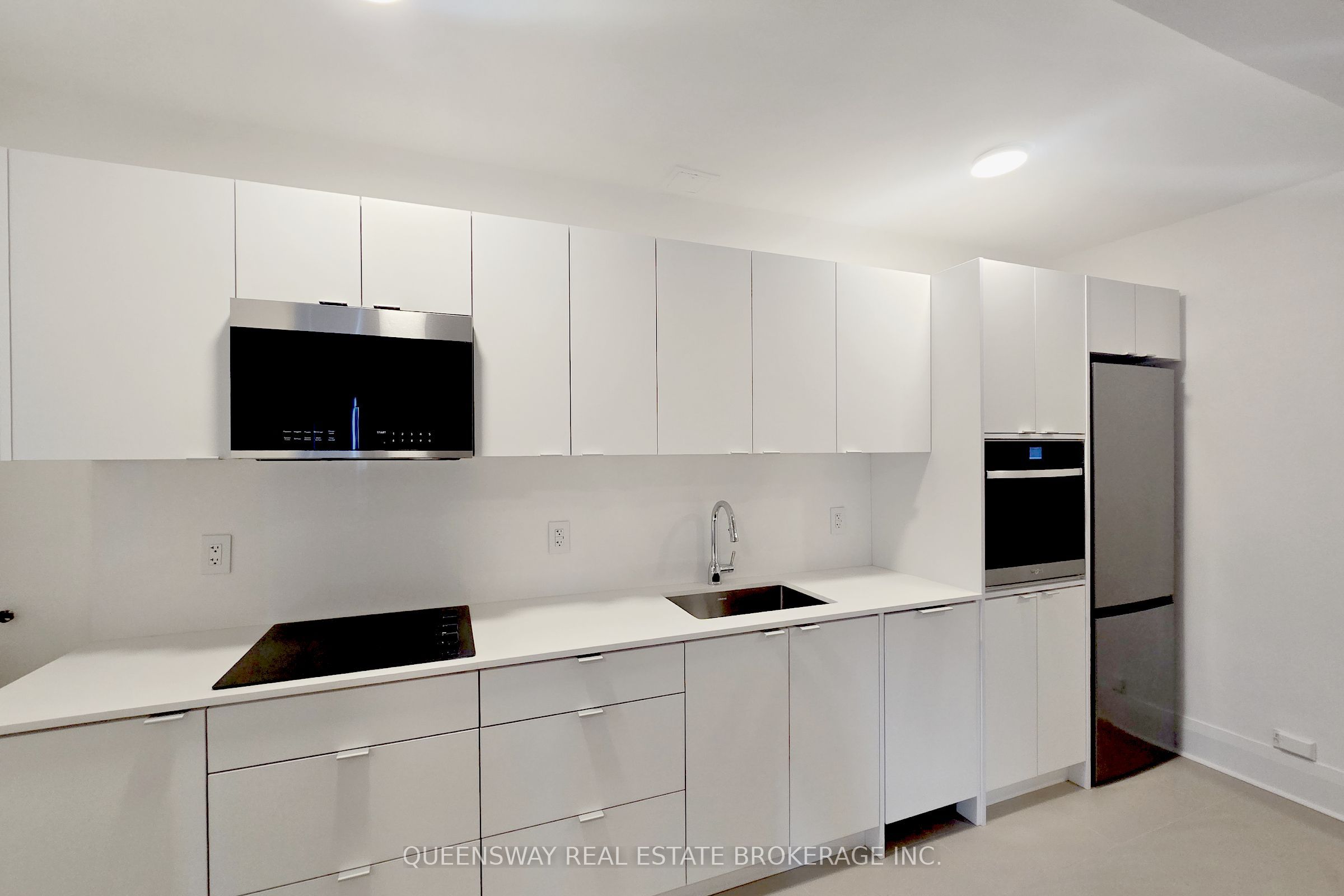 110 Wellesley Street E 508, Toronto, ON M4Y 1J1 photo 3