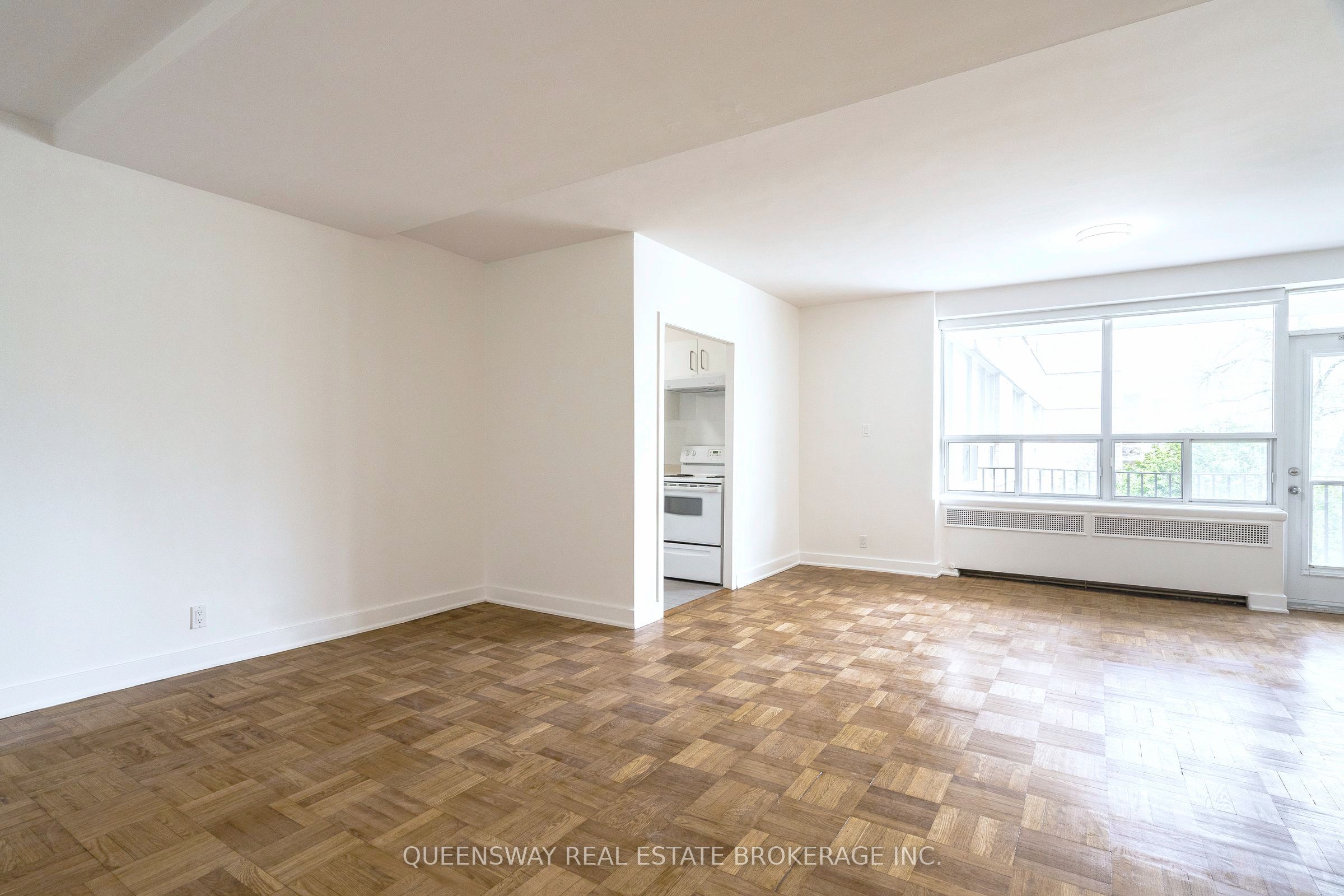 755 Avenue Road 206, Toronto, ON M5P 2J9 photo 3