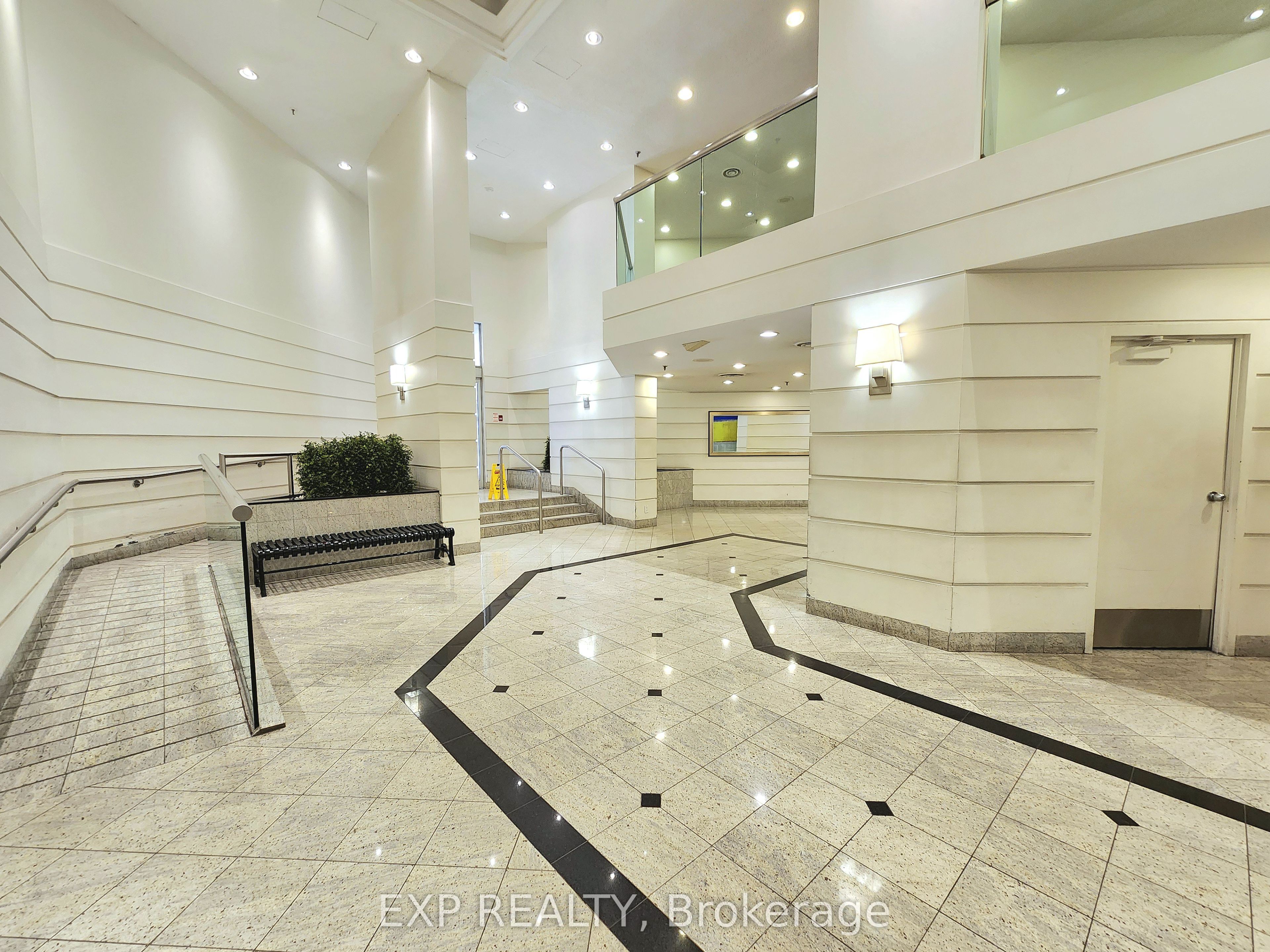 711 Bay Street 1421, Toronto, ON M5G 2J8 photo 3