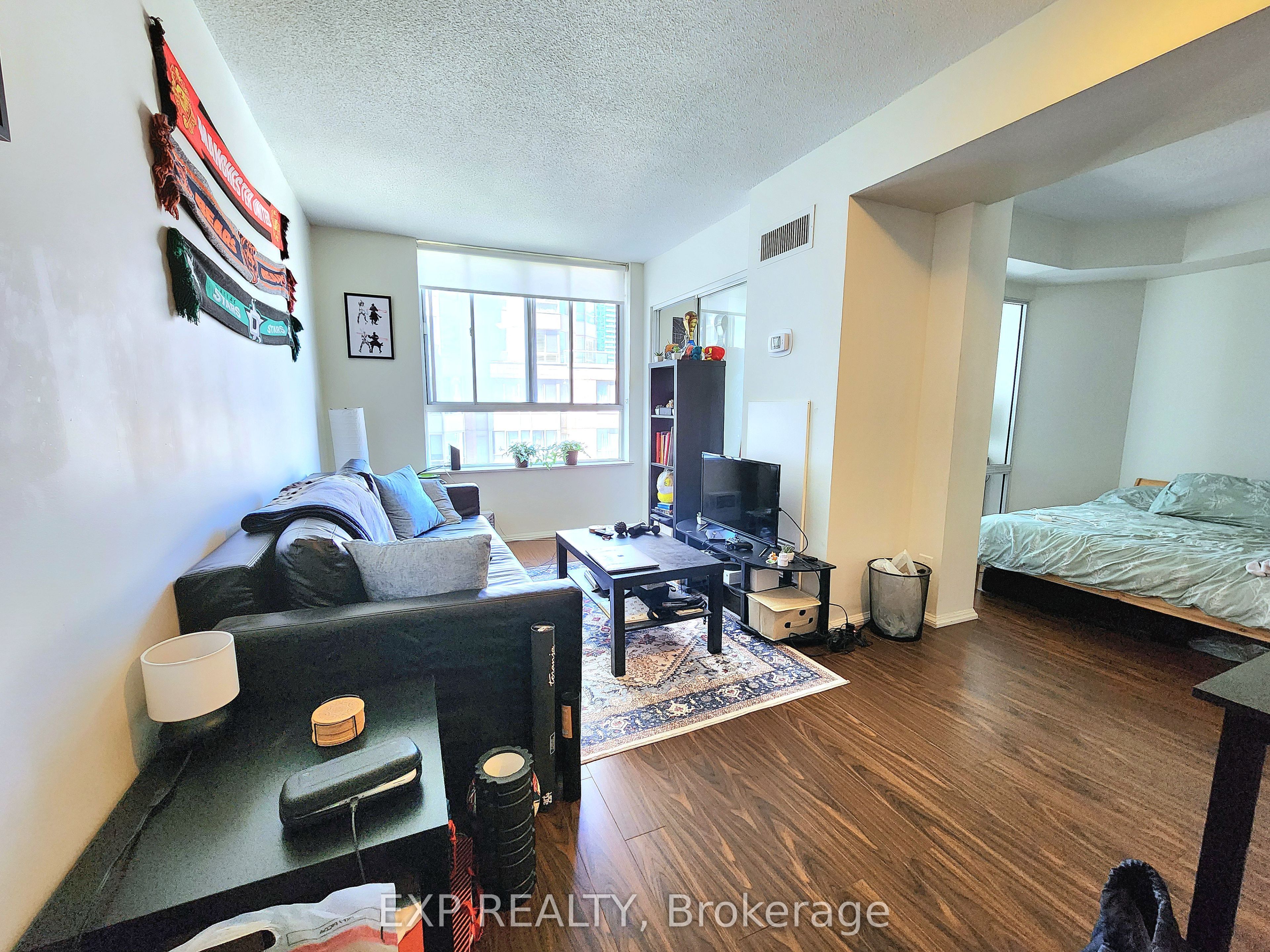 711 Bay Street 1421, Toronto, ON M5G 2J8 photo 4