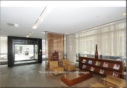 25 Capreol Court 808, Toronto, ON M5V 3Z7 photo 3