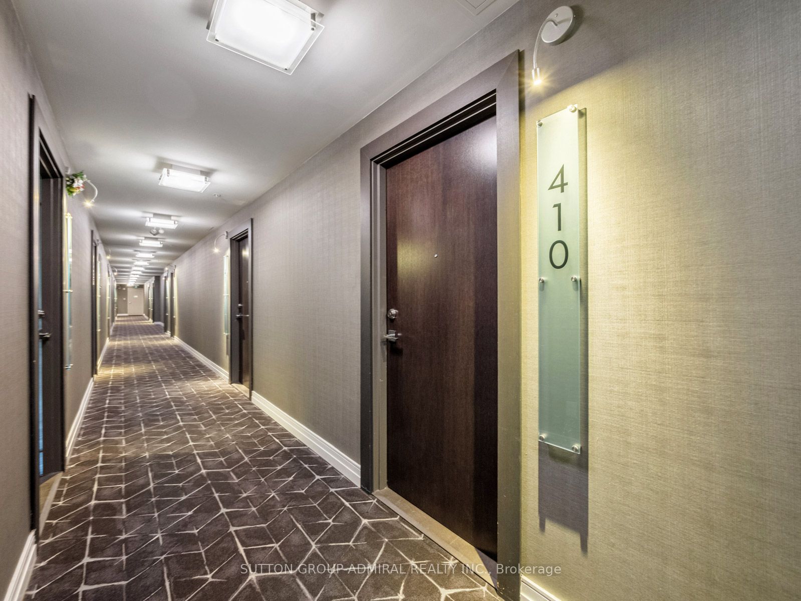 90 Niagara Street 410, Toronto, ON M5V 1C5 photo 2